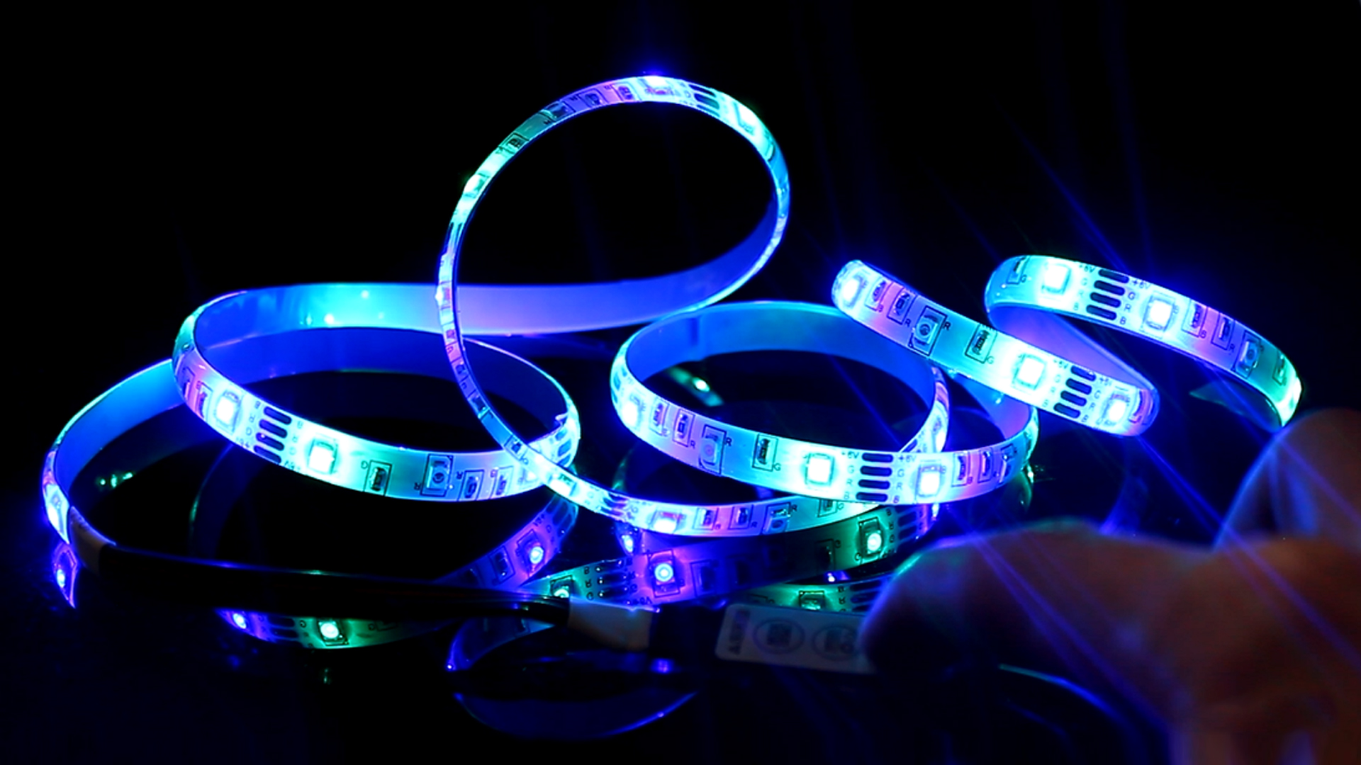 SZMiNiLED Battery Powered Led Light Strip, Flexible Led Tape Light 3AAA