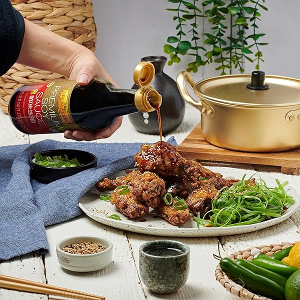 LEE KUM KEE PREMUIM SOY SAUCE (16.9 OZ – 1 PACK), NO ADDED PRESERVATIVES, RICH UMAMI FLAVOR, ALL-PURPOSE SEASONING, PERFECT FOR MARINADES, STIR-FRY, STEWS, GRAVY, AND DIPPING SAUCES