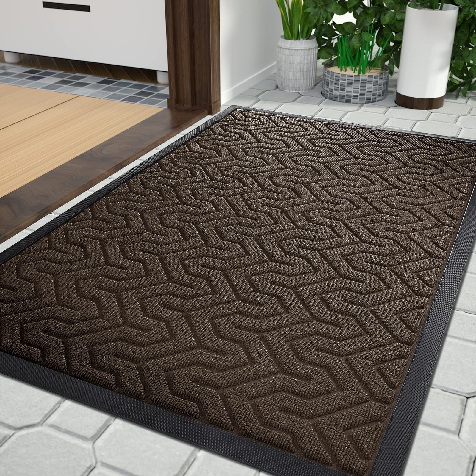 Yimobra Door Mats, Heavy Duty Water Absorbent Mud Resistant Easy Clean Entry Outdoor Mat,Non Slip Backing, Exterior Mats for Outside Patio Porch Farmhouse, 81 x 120 cm, Brown