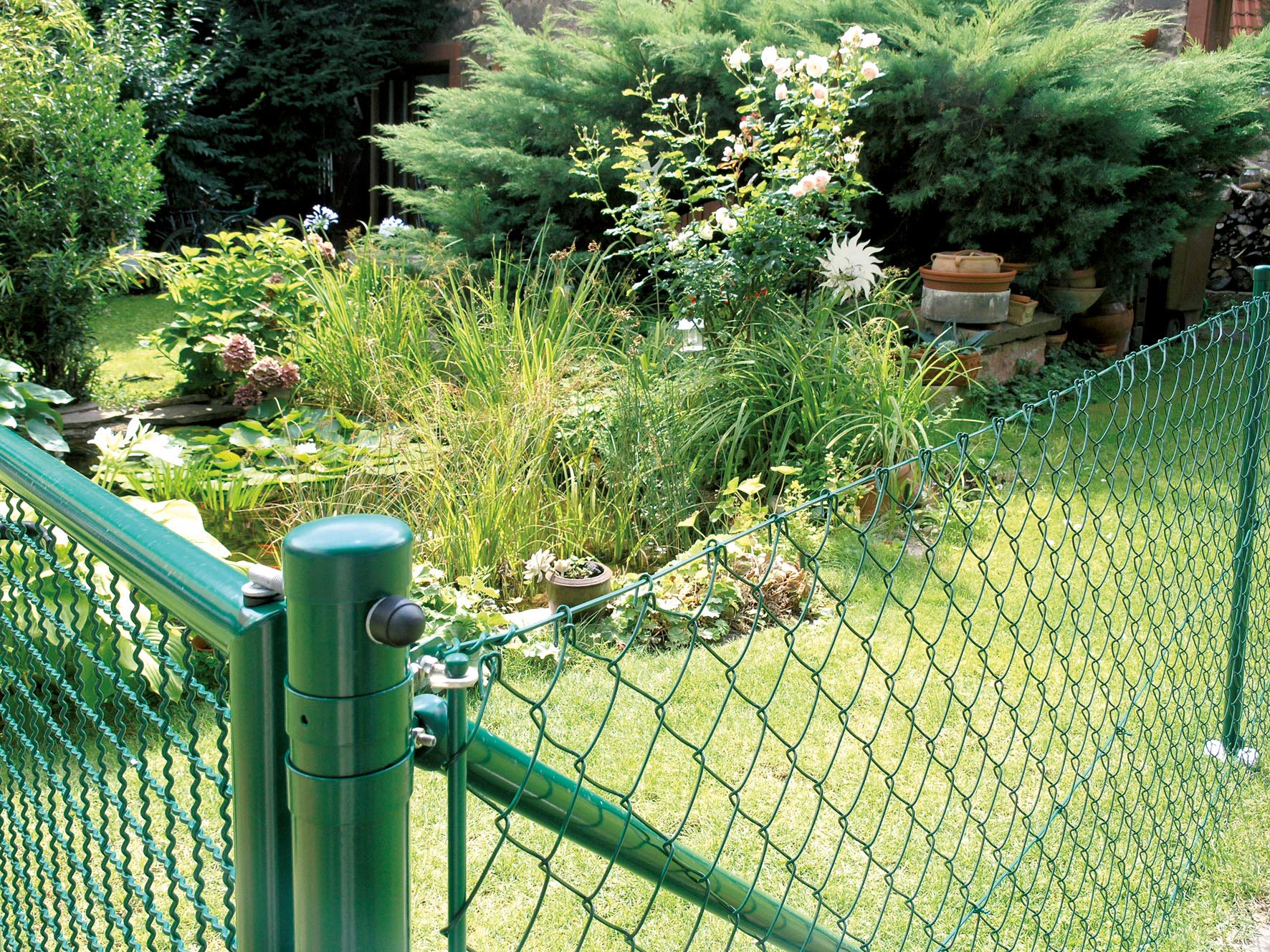 Alberts 690328 Maschendrahtzaun als Zaun-Komplettset, mit Einschlagbodenhülse und Kniekissen | verschiedene Längen und Höhen - wahlweise in verschiedenen Farben | grün | Höhe 80 cm | Länge 15 m 4