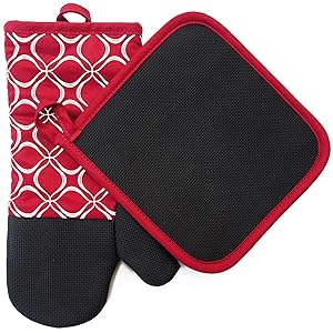 Shaped Oven Mitts and Pot Holders Set of 2 for Kitchen Set With Cotton Neoprene Silicone Non-Slip Grip, Heat Resistant, Oven Gloves for BBQ Cooking Baking, Grilling, Machine Washable (Red Neoprene)