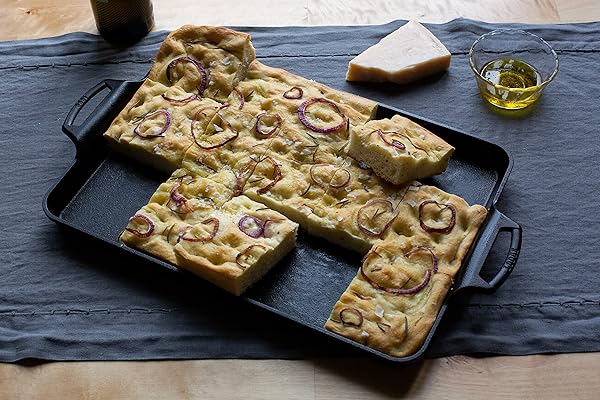 LODGE CAST IRON BAKING PAN