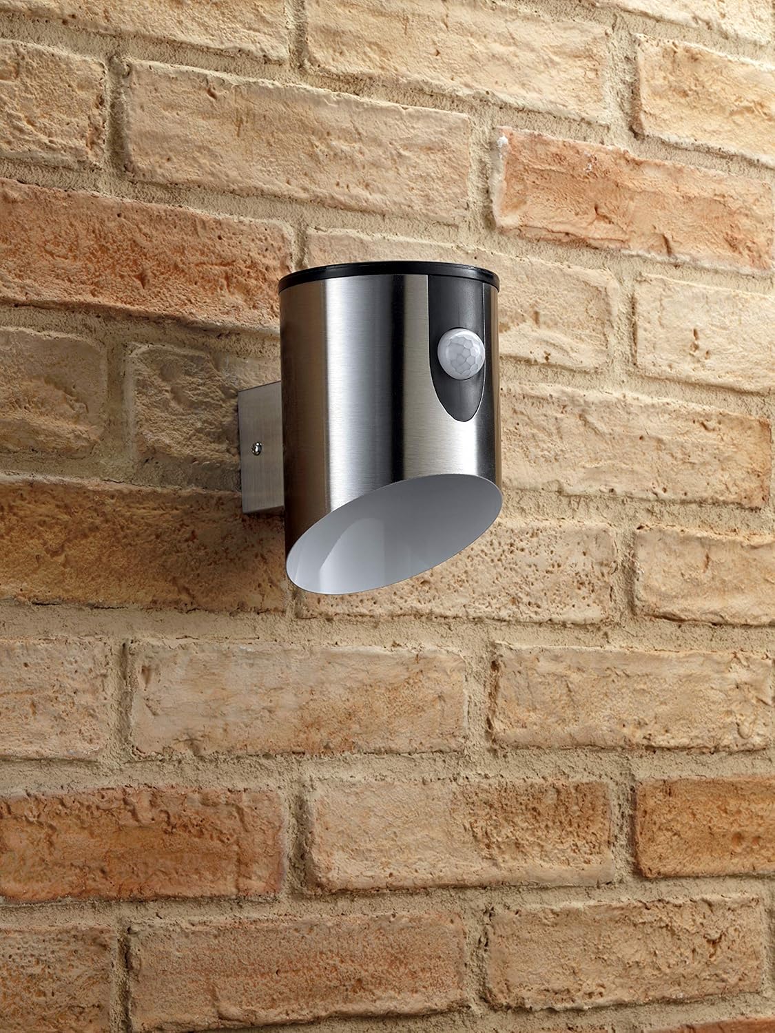 Auraglow Stainless Steel Outdoor Battery Powered Wireless LED PIR Motion Sensor Security Wall Light IP44 - Image 4