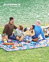 SONGMICS Picnic Blanket 300 x 200 cm Waterproof Foldable Fern GCM002Q03 view 2