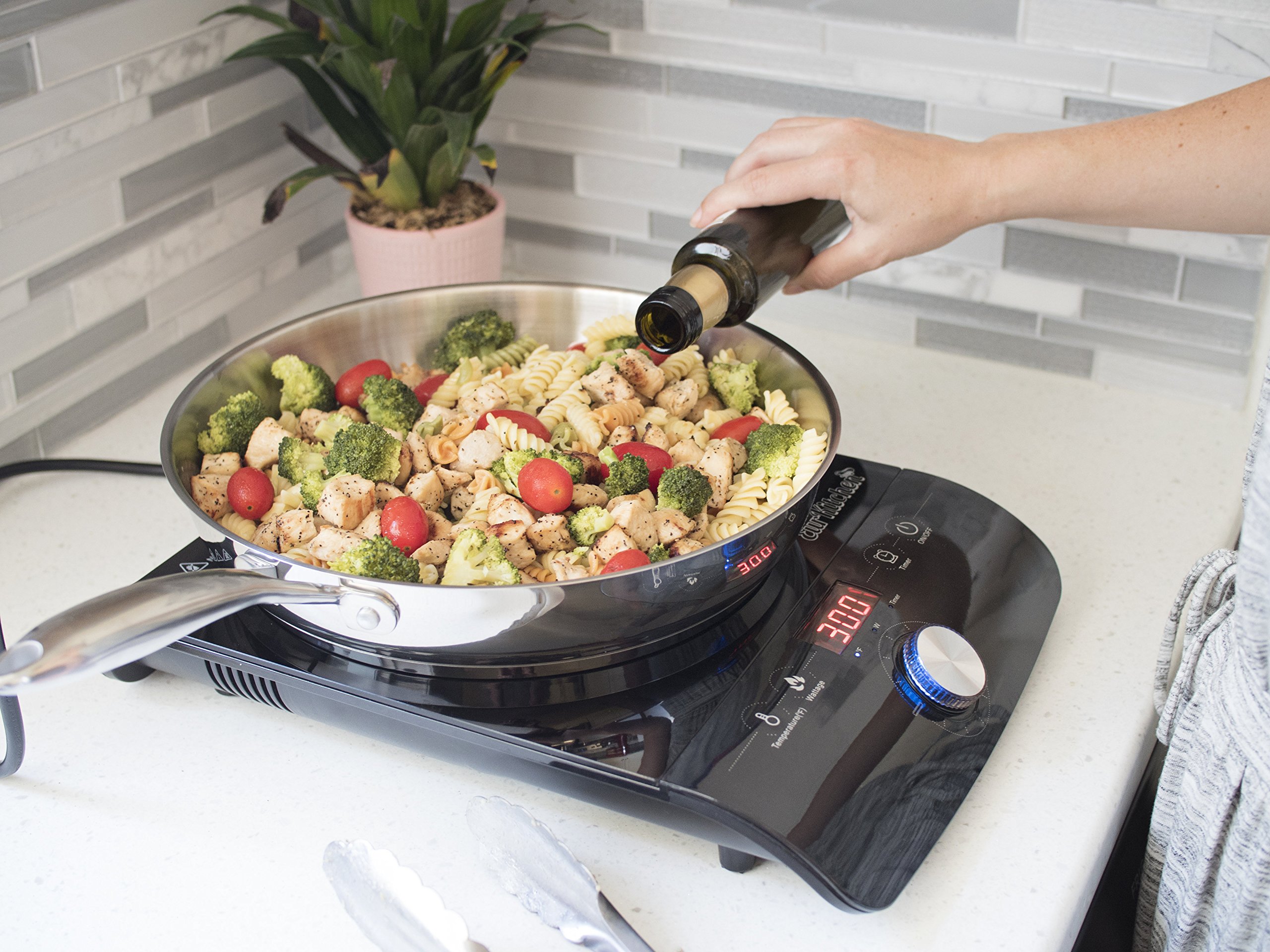 EurKitchen Portable Induction Cooktop Countertop Burner - Quick-Adjust Precision Control Dial - Safe and Easy to Use - 17 Temperature Settings -1800W - Requires Induction-Ready Cookware (Not Included)