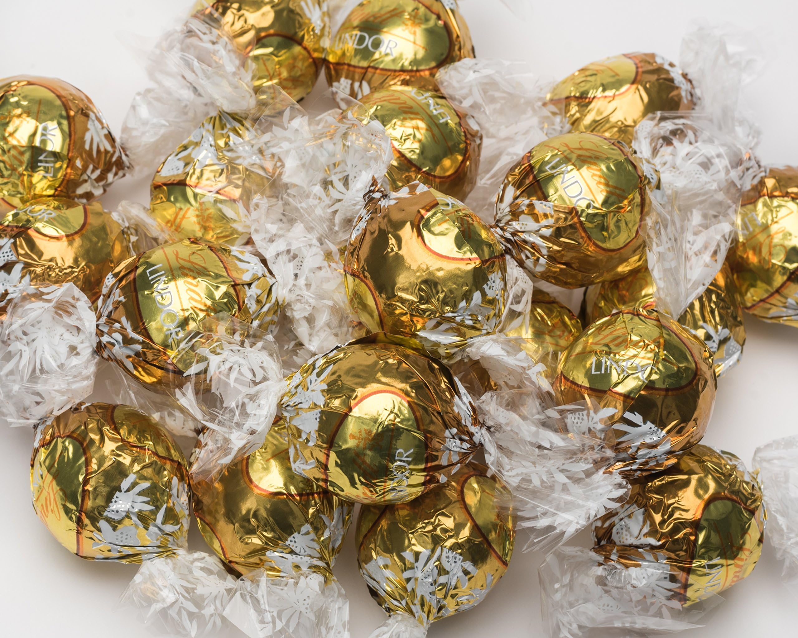 LINDT LINDOR White Chocolate Truffles (+ Bonus Mangoes & Cream Lindor) (16)