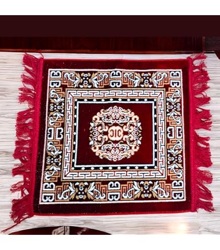 thumbnail: Garden Of Arts Pooja Aasan - Marron Fluwelen Gebedsmat / Meditatiemat (24x24 Inch, Multifunctioneel)