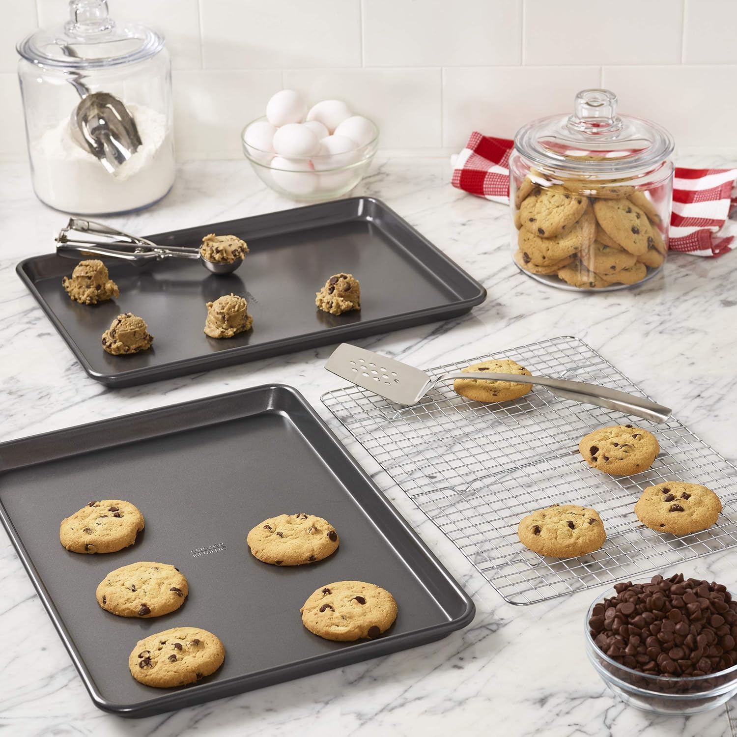 Chicago Metallic Professional Non-Stick 8-Piece Bakeware Set, Silver: Kitchen & Dining