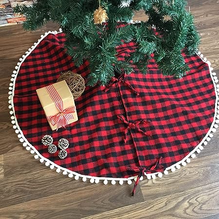 Deggodech Buffalo Plaid Christmas Tree Skirt 48inch 122cm Red And Black Xmas Tree Skirt With Pom Pom Design Christmas Tree Base Cover For Xmas Holiday New Year Decoration Christmas Tree Mat Amazon Co Uk Kitchen