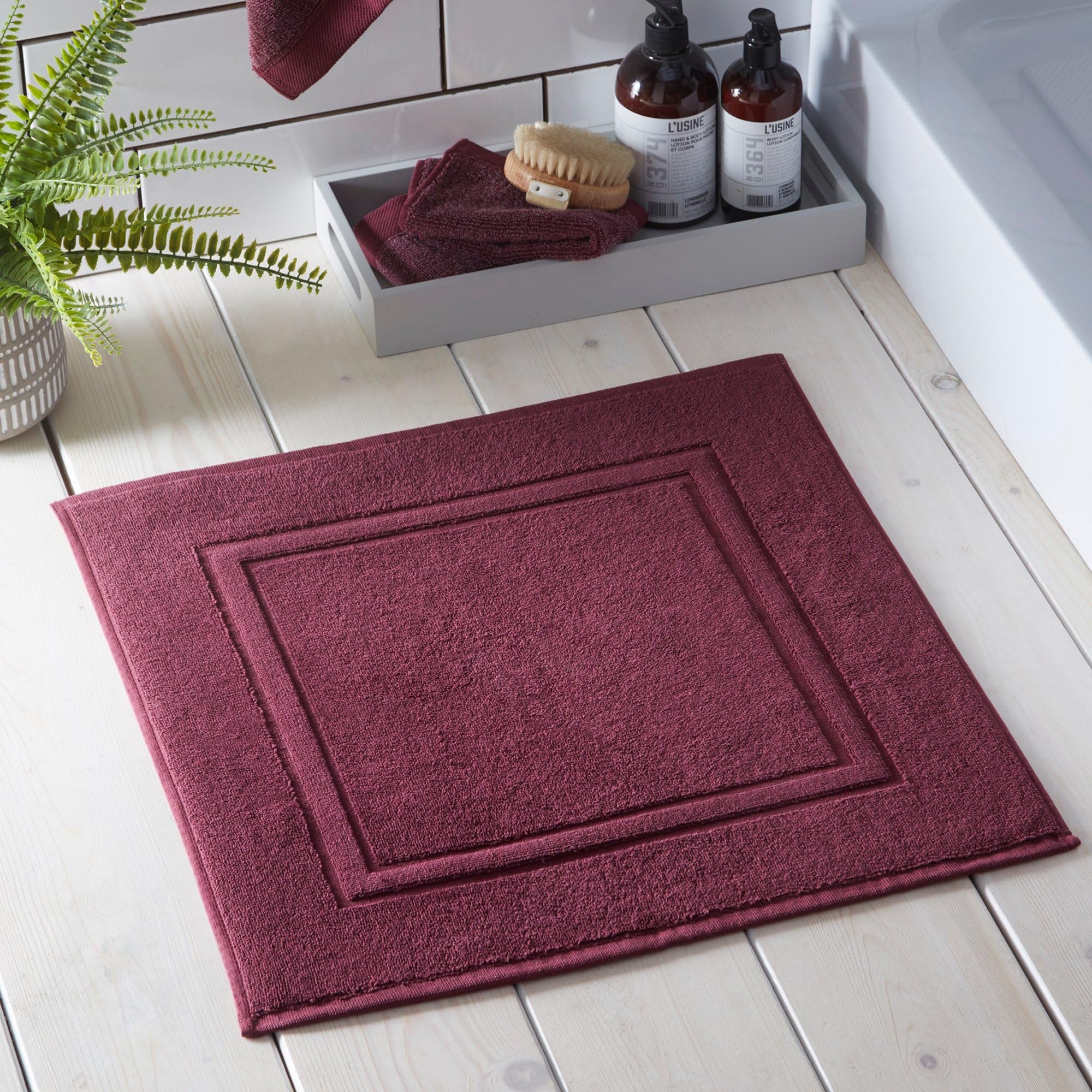 Drift Home - Claret Red Bath Mat (50 x 50cm) - Soft & Absorbent - 550GSM Premium Bathroom Mat - Sustainable Cotton (BCI) - Recycled Bottles - Machine Washable - Bath Rug