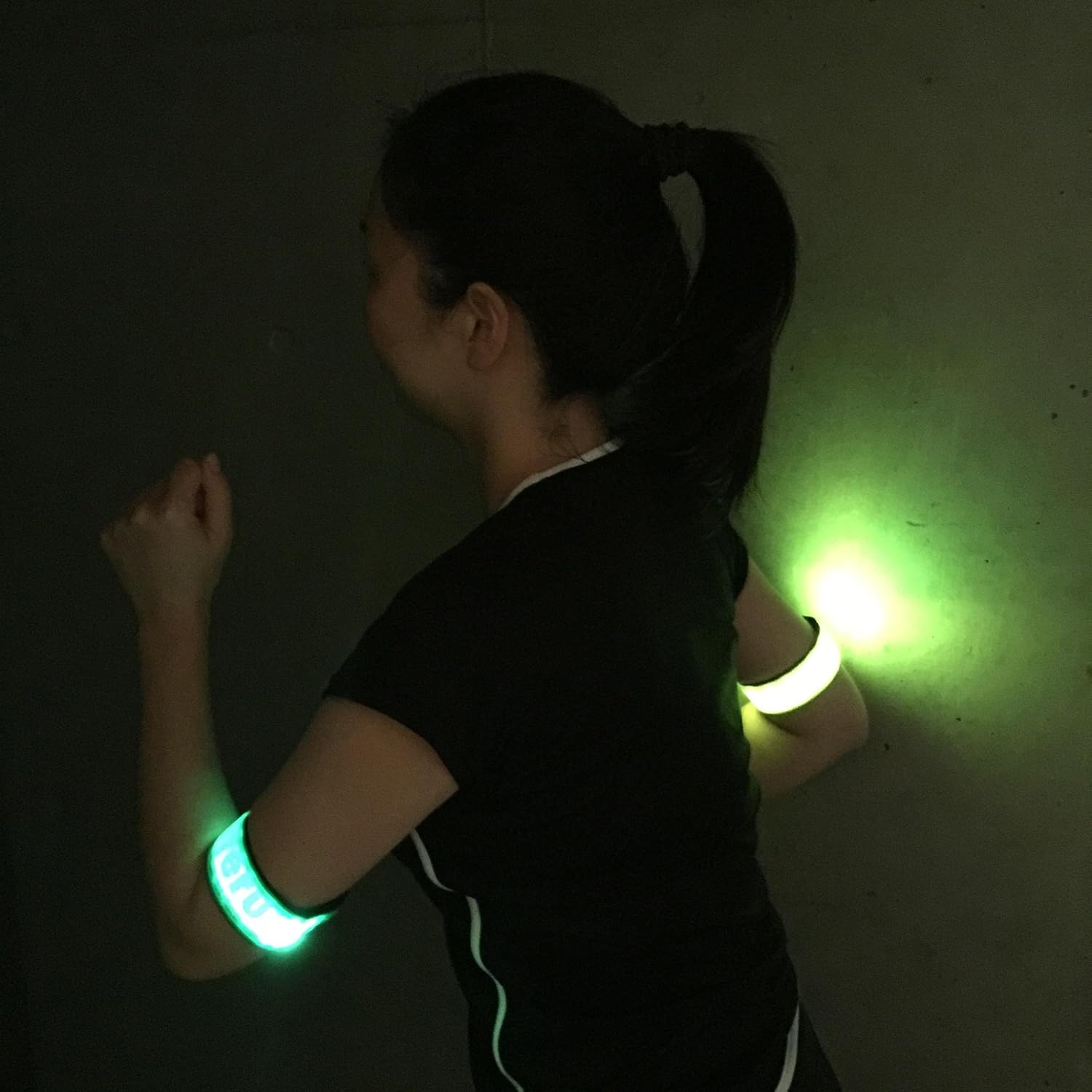 「レディースランニングウェアをセンス良くコーデ!オシャレに見せるポイント」の画像