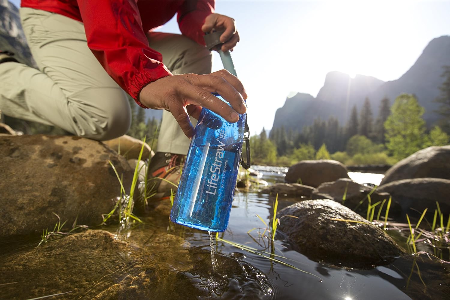 LifeStraw Go Water Filter Bottle with 2-Stage Integrated Filter Straw for Hiking, Backpacking, and Travel, Blue (LSGOV2CR45) : Sports & Outdoors