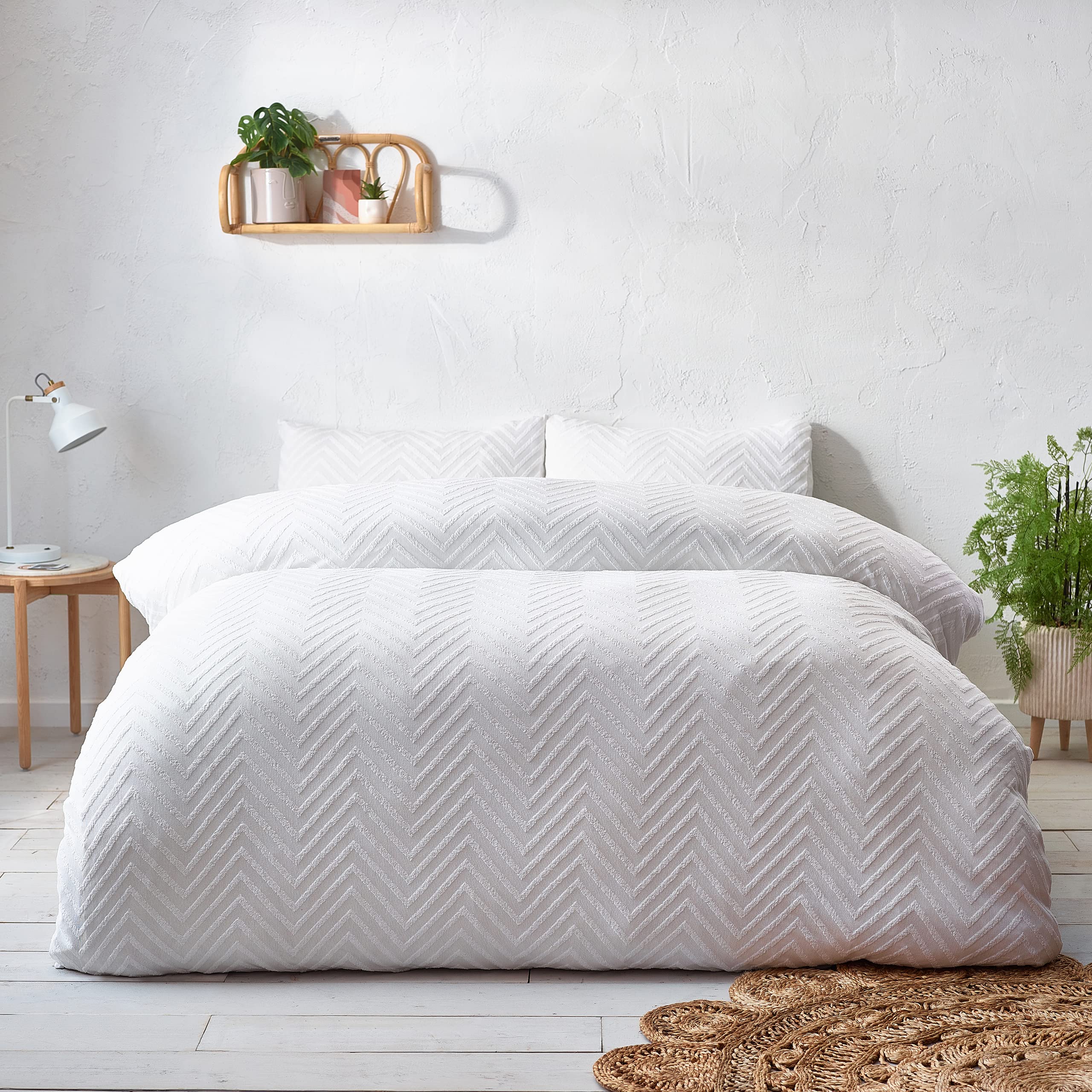 The Linen Yard Chevron Padded Geometric Duvet Cover, White