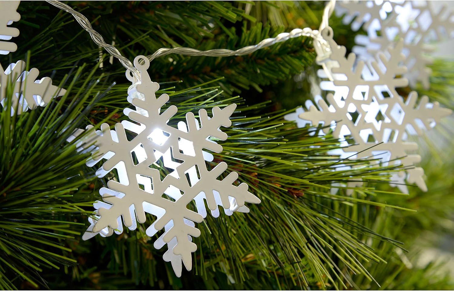 WeRChristmas Snowflake Light String Christmas Decoration with 10-LED Lights - White, 140 x 5 x 2 cm - Image 3