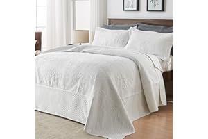 Qucover Alaska King Bedspread 132x 120, Oversized King Bedspread Extra Wide, 3 Piece Soft Microfiber Lightweight Oversized King Quilts Bedding Set, Vintage Persian Pattern, with Pillow Shams, White