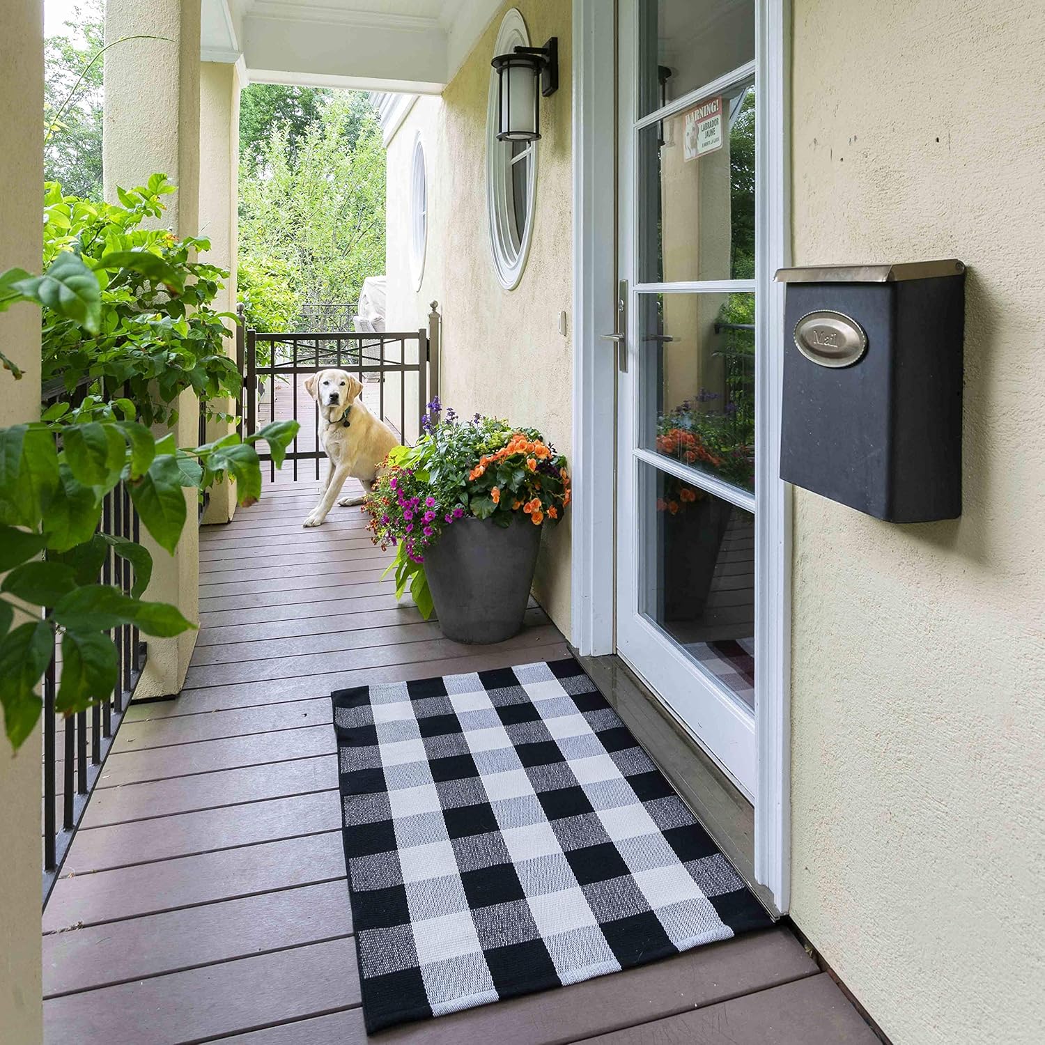 NANTA Cotton Buffalo Plaid Check Rug 27.5 x 43 Inches Washable Woven Outdoor Rugs for Layered Door Mats Porch/Kitchen/Farmhouse Black and White: Kitchen & Dining