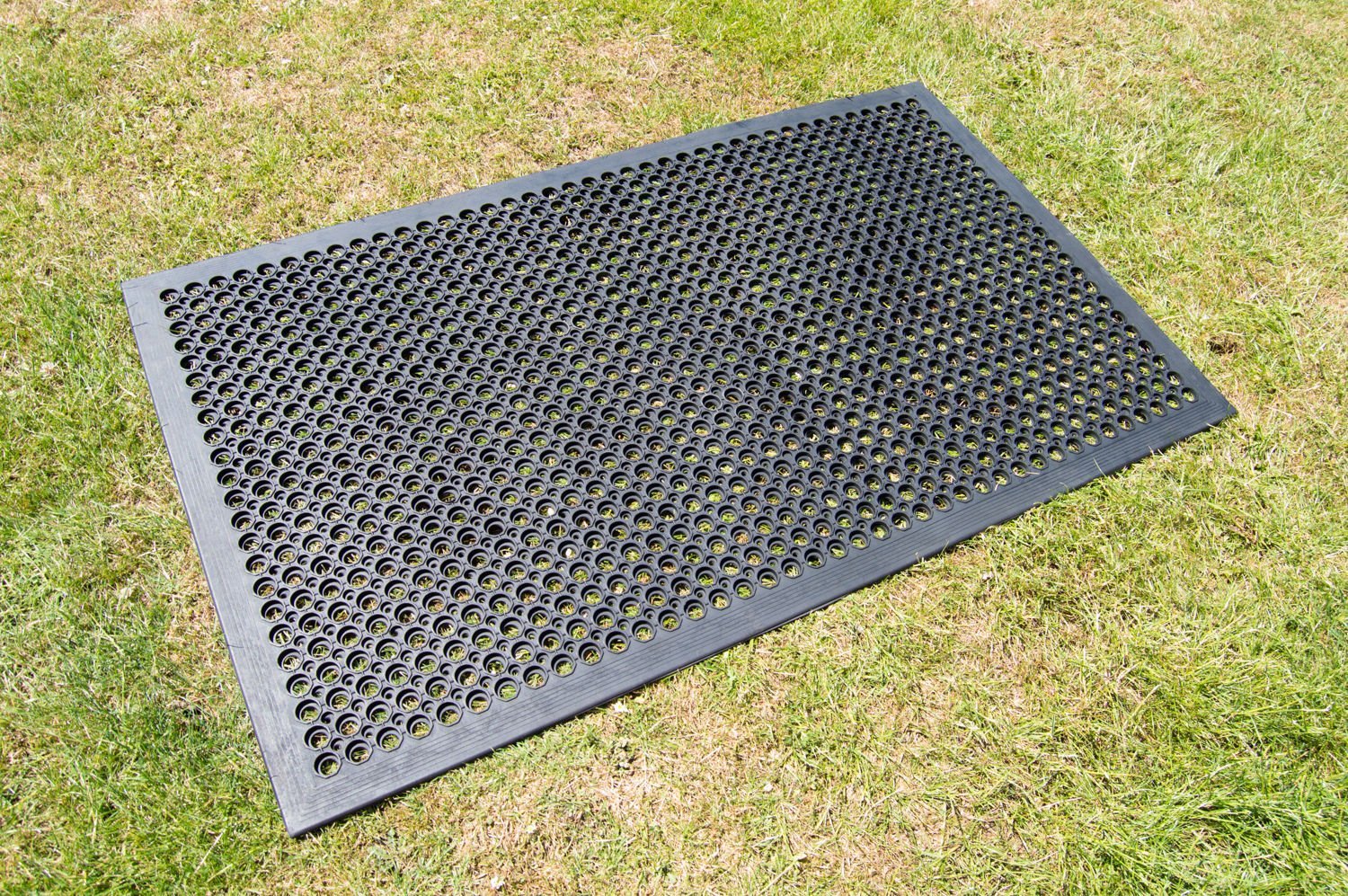 EVERMAT TX301 Heavy Duty Horse Stable Gateway Rubber Hollow Safety Mat