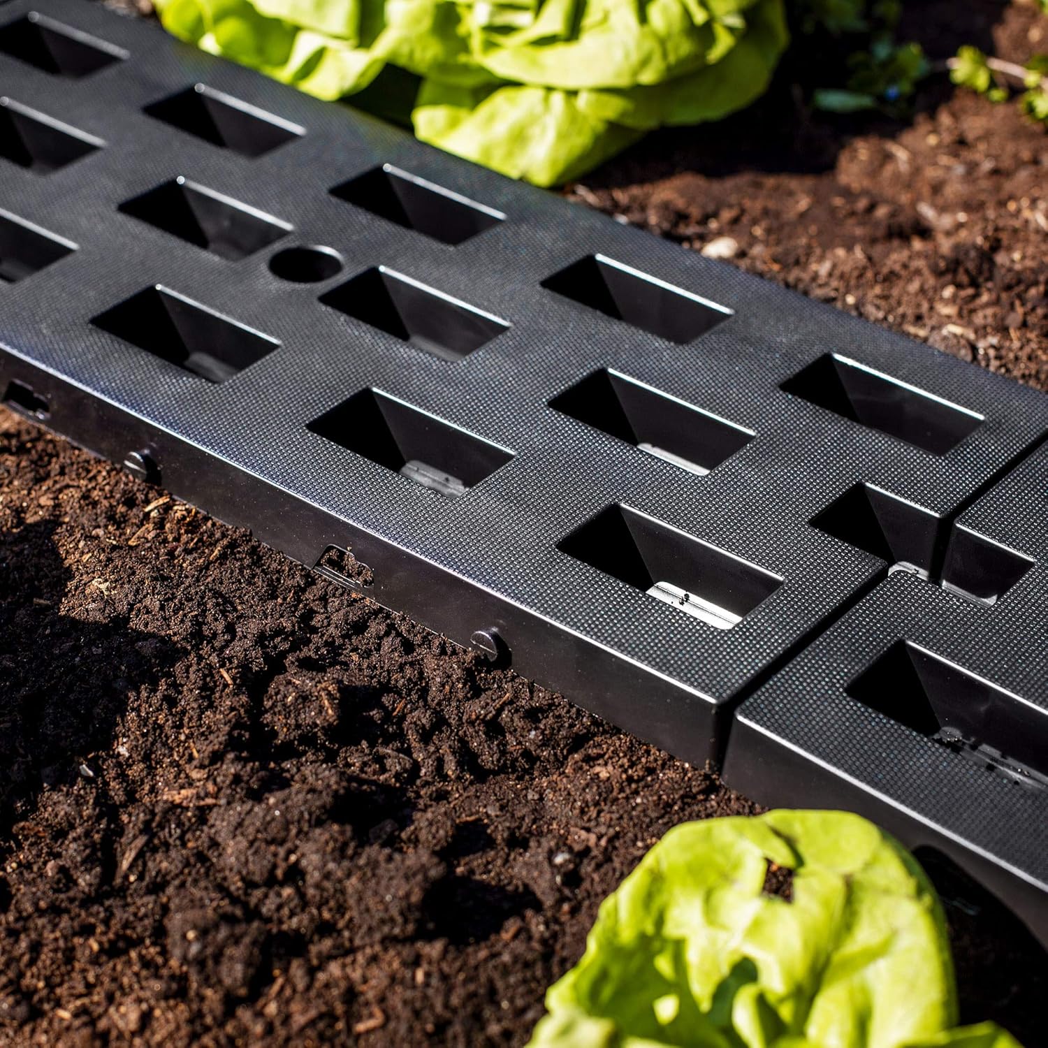 UPP Stabile Garten Wegplatten aus Kunststoff | Wetterfeste und unverwüstliche Beeteinfassungen | Für sicheren Tritt auch auf schwierigem Untergrund [52 x 22 cm, 24 STK.]