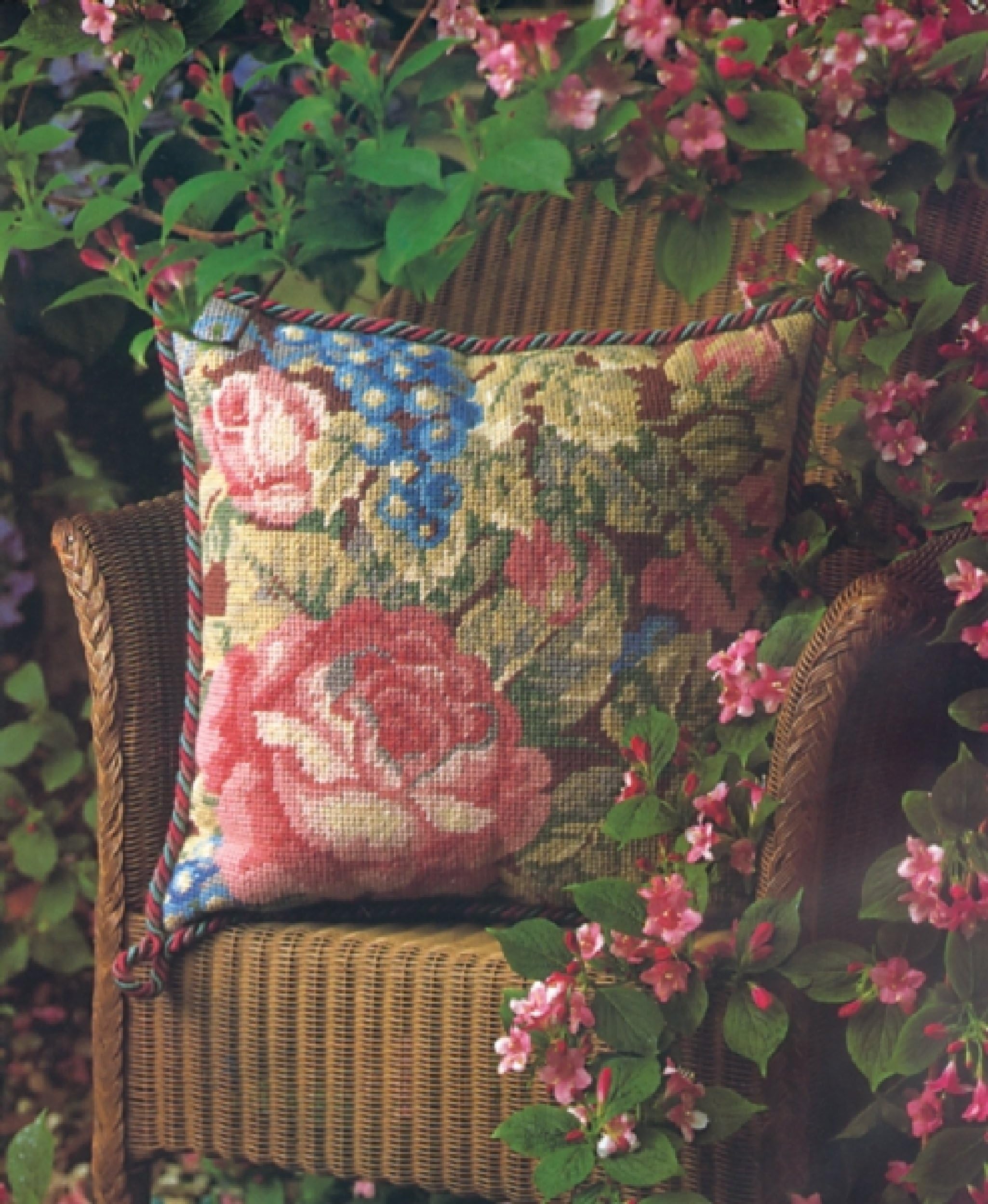 Glorafilia Tapestry/Needlepoint Kit - Garden Roses