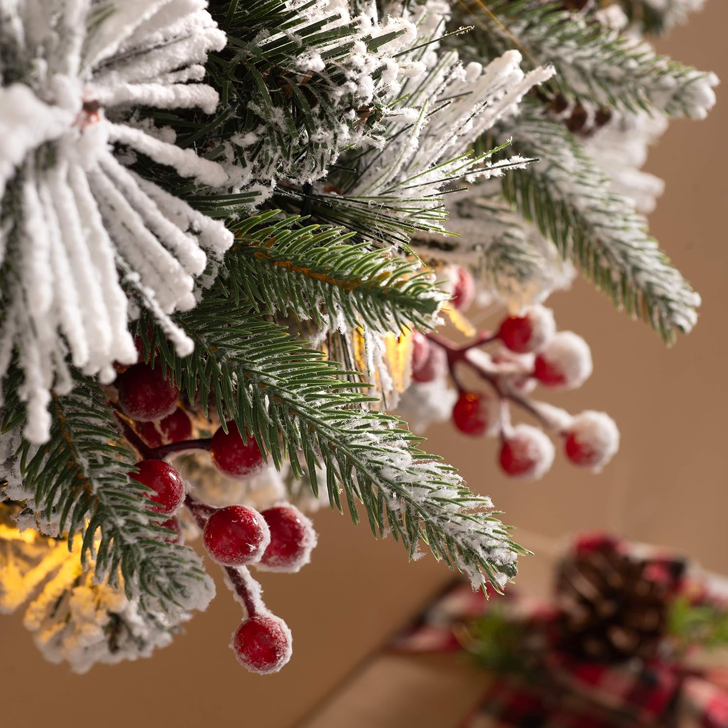 Luxury Pre-Lit Snow Flocked Wreath with 50 LED Lights, Multicolored, 2.5 feet/75cm - Image 5