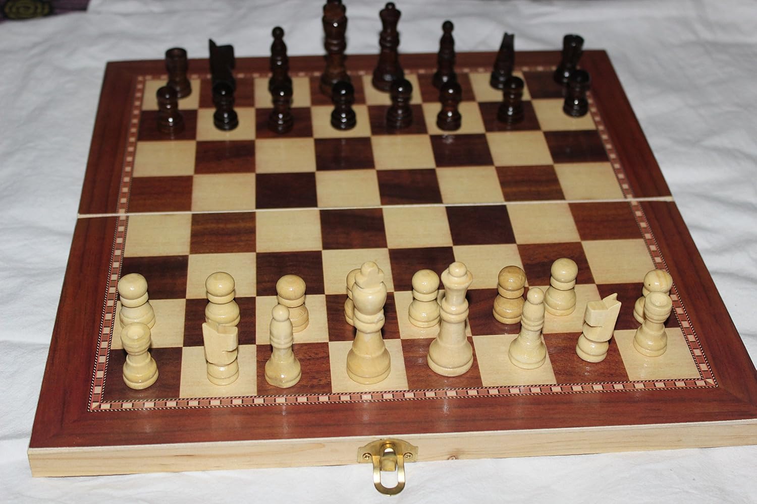 Шахматные фигуры в кишиневе. Шахматы королевская игра. Шахматы монглана легенда. Королевская игра schachnovelle. Королевский игры шахматы.