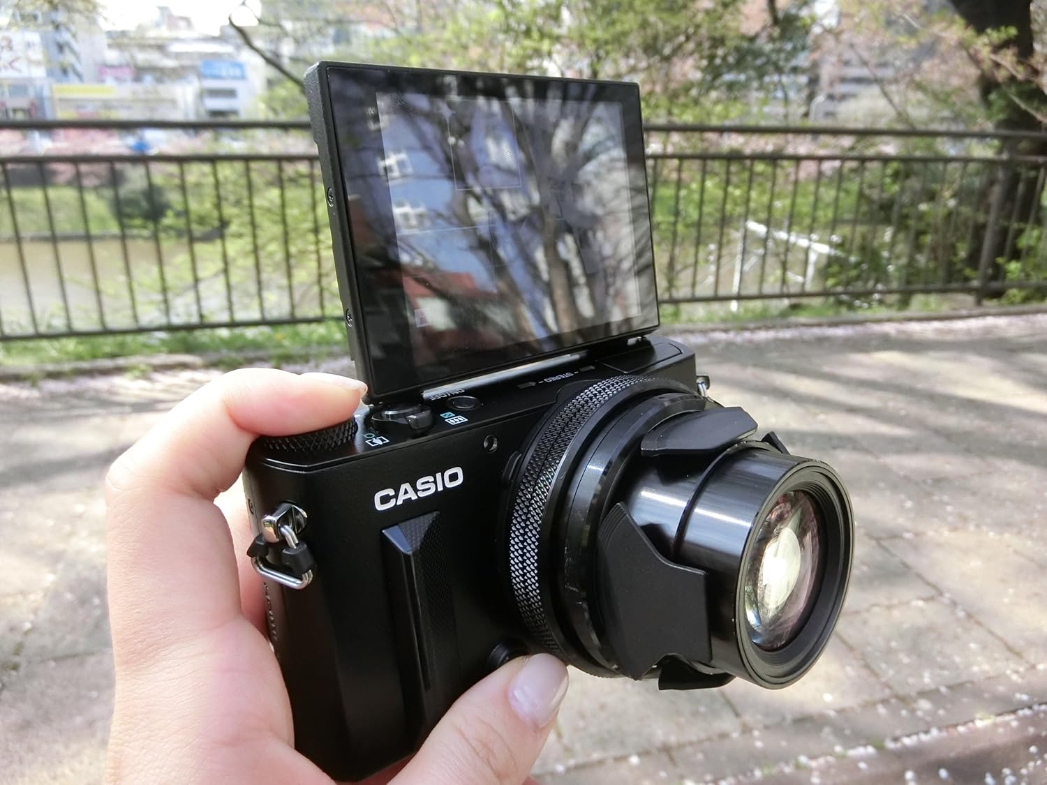 Amazon Com Casio Premium High Speed Ex 100 Black Digital Camera With 12 1mp With 10 7x Optical Zoom With 3 5 Inch Super Clear Lcd Camera Photo