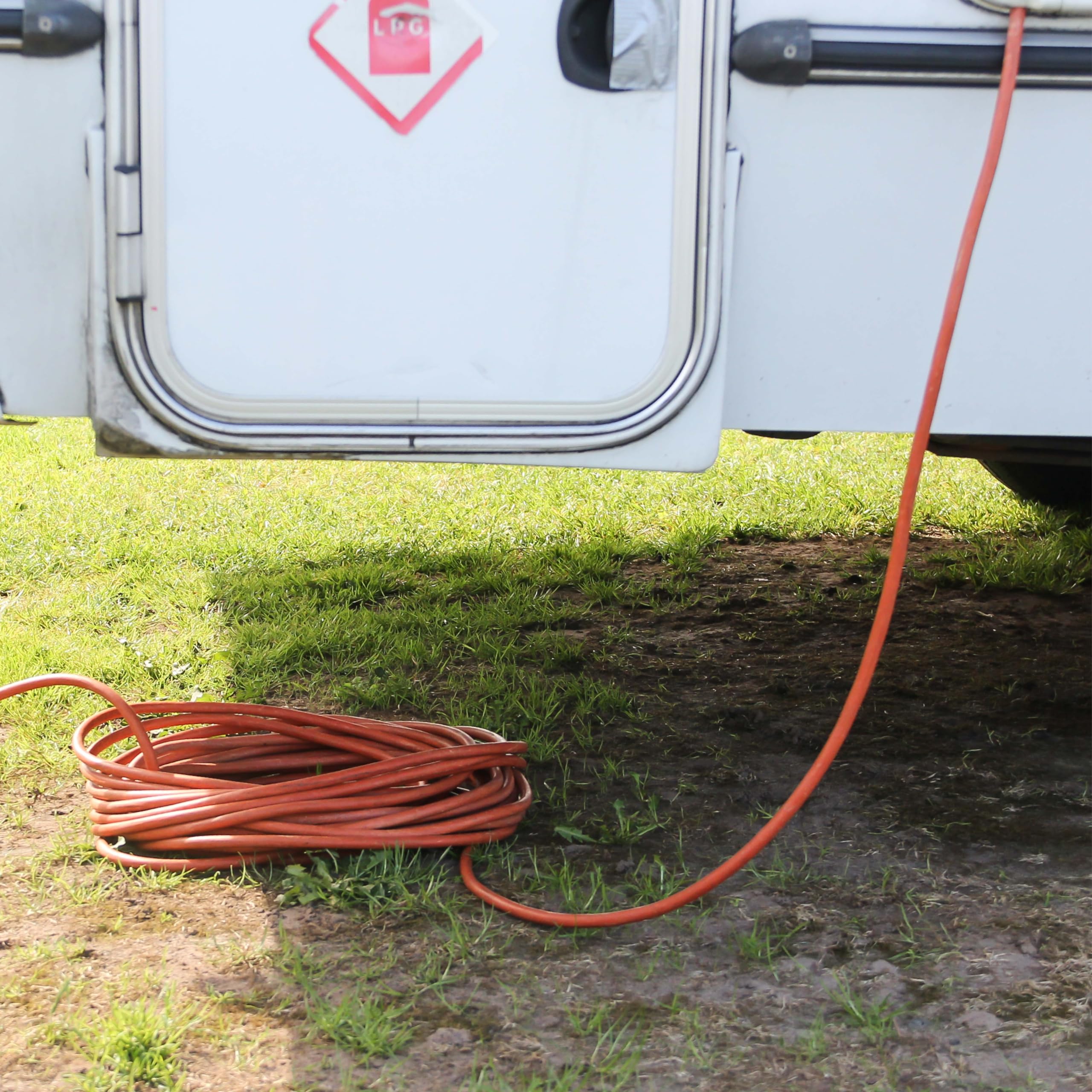 GADLANE CEE Verlängerungskabel 10m - Robustes Wohnwagen Kabel, 16 Ampere 240V Campingkabel - Gut Sichtbares Orangefarbenes - Camping Stromkabel Ideal für Wohnmobil (10 Meter) 3