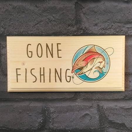 Targhetta Con Scritta In Lingua Inglese Gone Fishing Ideale Come Regalo Per Laghetti E Capannoni Amazon It Casa E Cucina