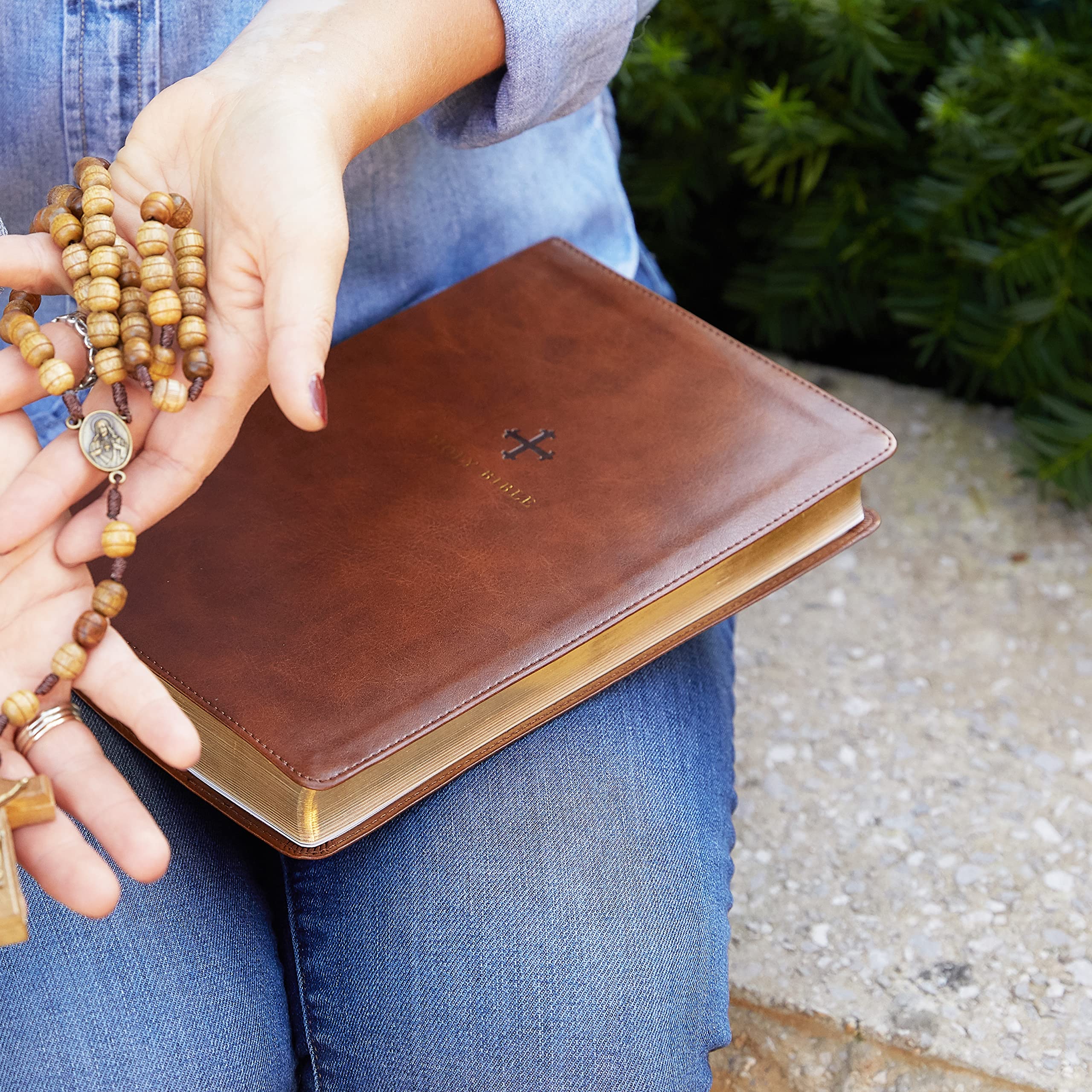 NRSV, Catholic Bible, Standard Personal Size, Leathersoft, Brown, Comfort Print: Holy Bible