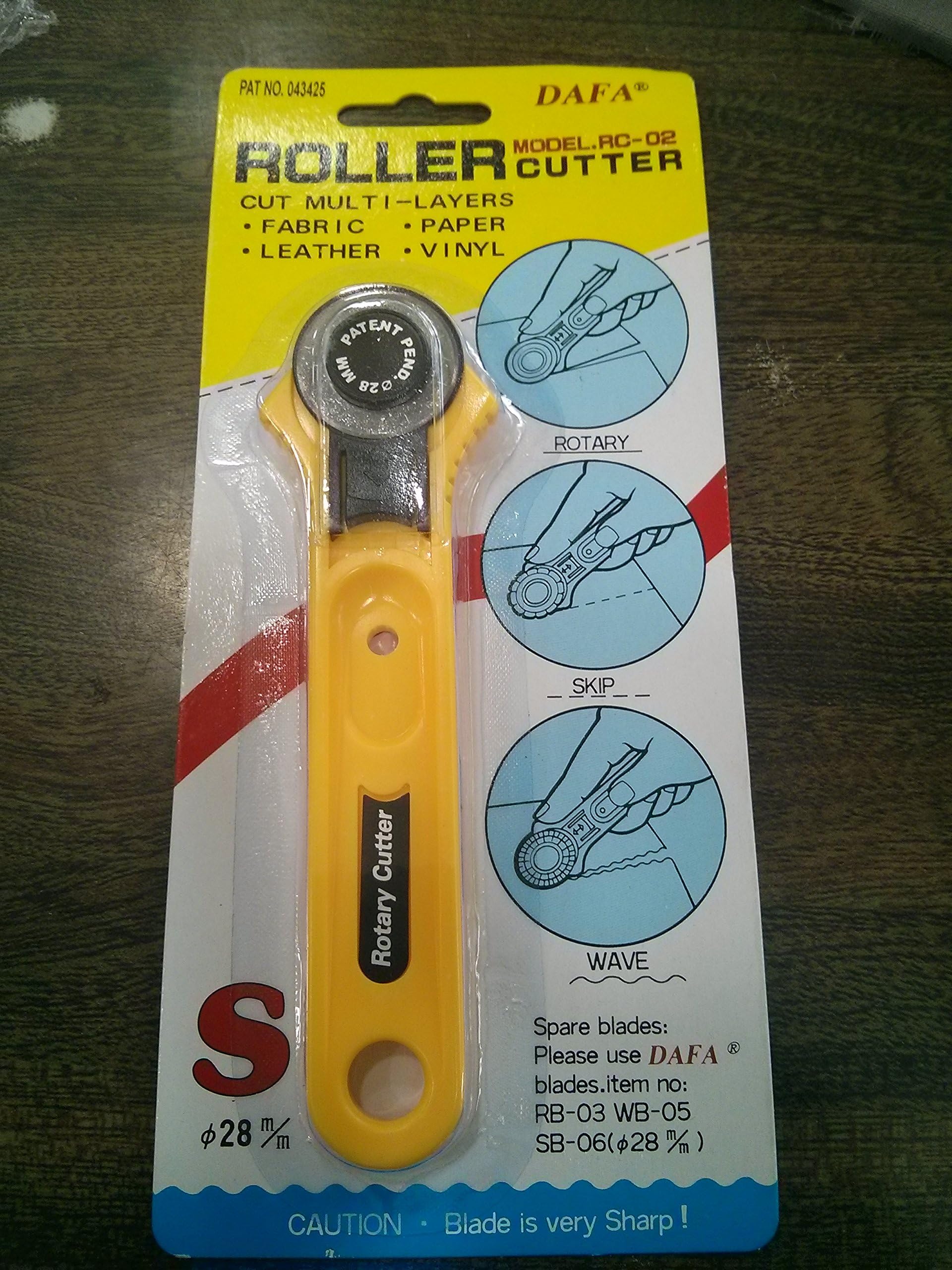 Rajesh Rotary Cutter for Fabric,Paper,Leather and Vinyl (28mm, White)