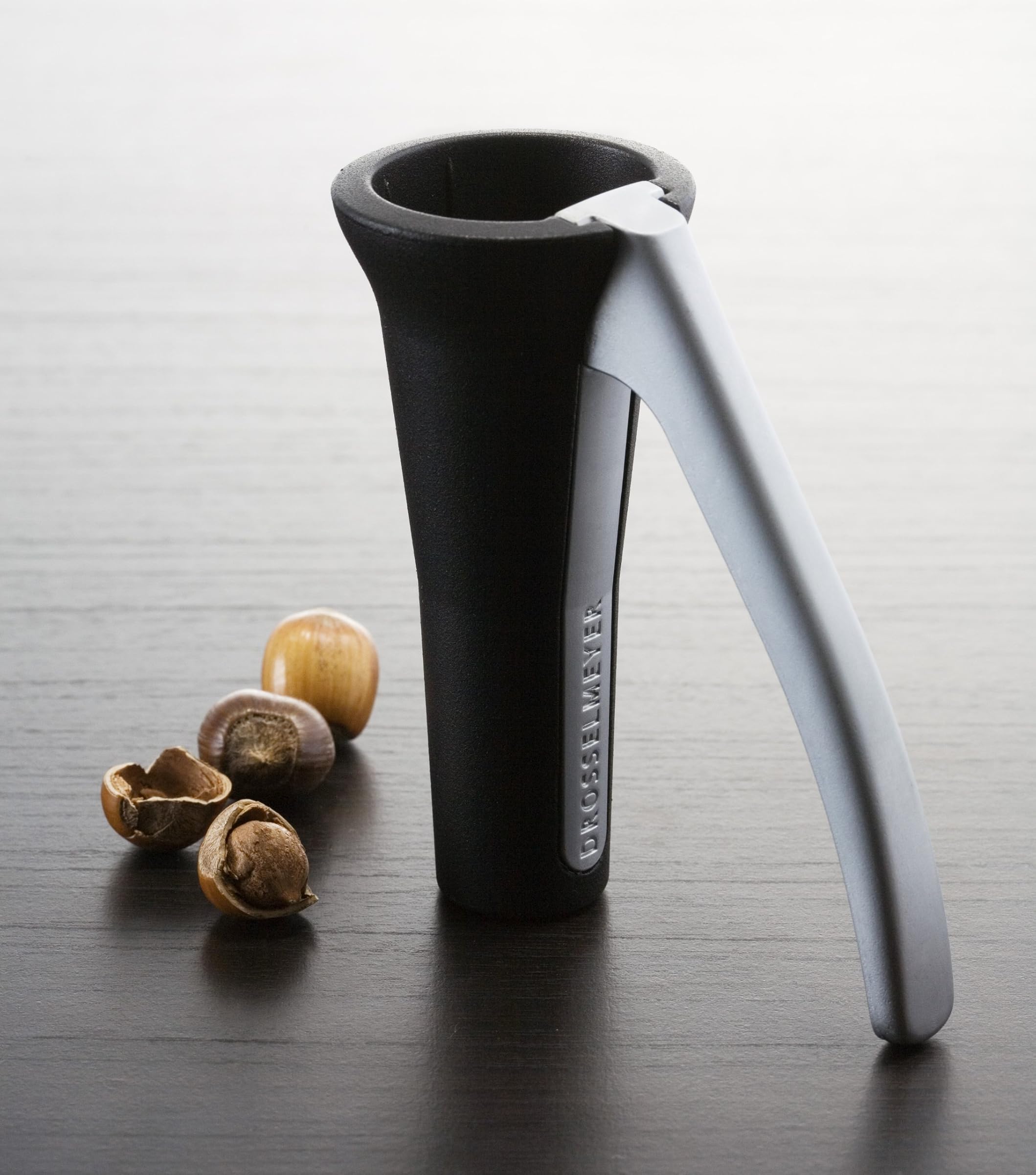 Made In Sweden Walnut, makadamianattu, and More. Overseas and talking Nut Cracker (International Patented) imported goods