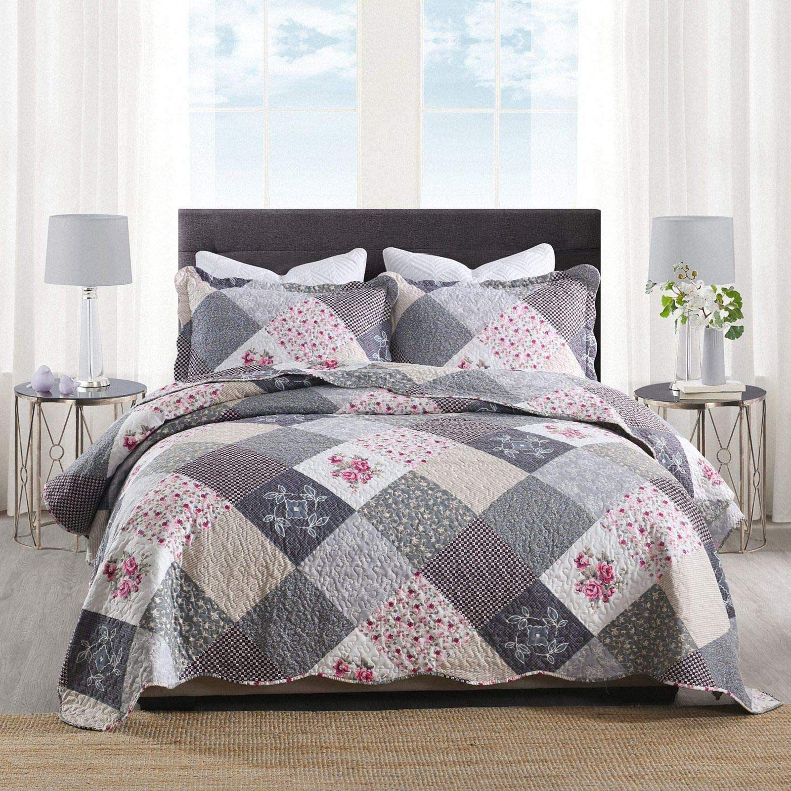 Qucover Quilted Bedspreads King Size 230x250, Soft Microfiber Grey Floral Patchwork Bedspread, Quilted Bed Throws King Size with 2 Pillowcases for All Season