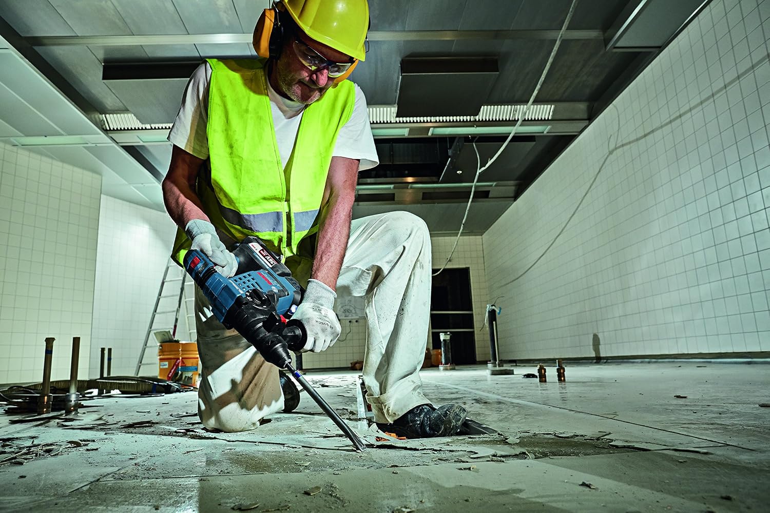 Bosch Professional Cordless Rotary Hammer Plus GBH 36 V-LI (incl. Depth Stop, Machine Cloth, Grease Tube, L-BOXX - Image 3