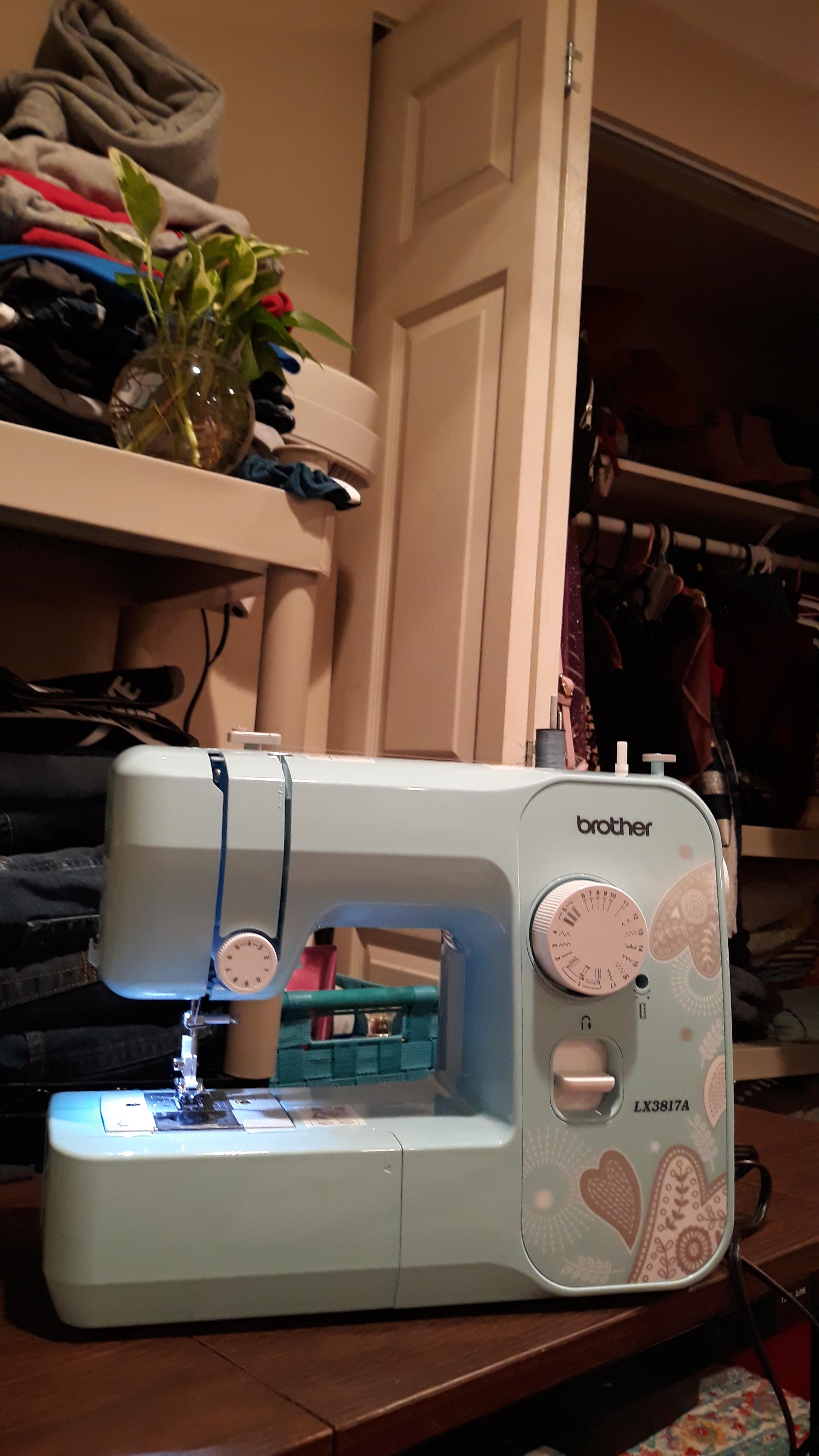 Brother LX3817 17-Stitch Full-size Electric Sewing Machine, LED