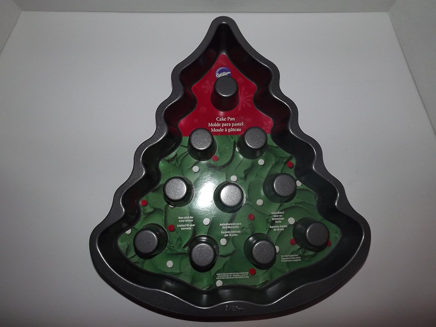 Amazon Com Wilton Christmas Tree Cake Pan Non Stick Kitchen Dining