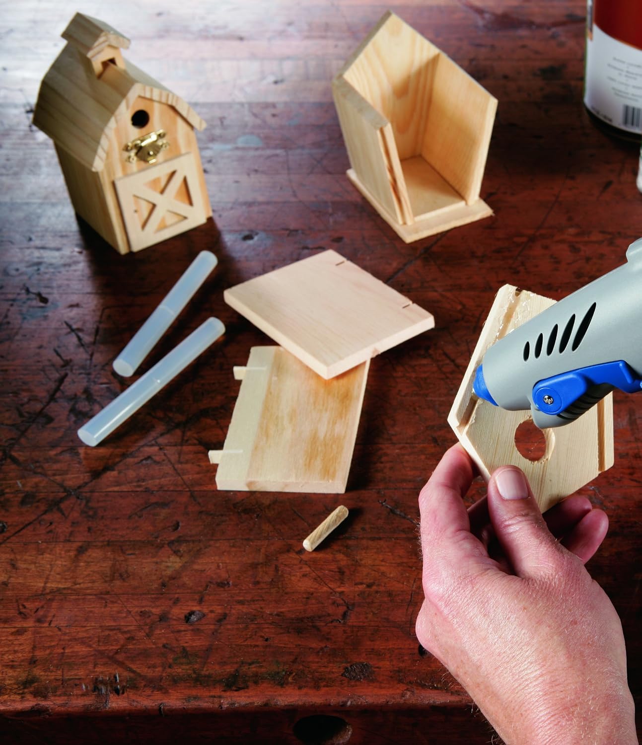 Dremel 910 Hot Glue Gun 165°C - Glue Gun with Precision Non-Drip Tip and 3 Multi-Purpose Glue Sticks (7 mm) - Image 3