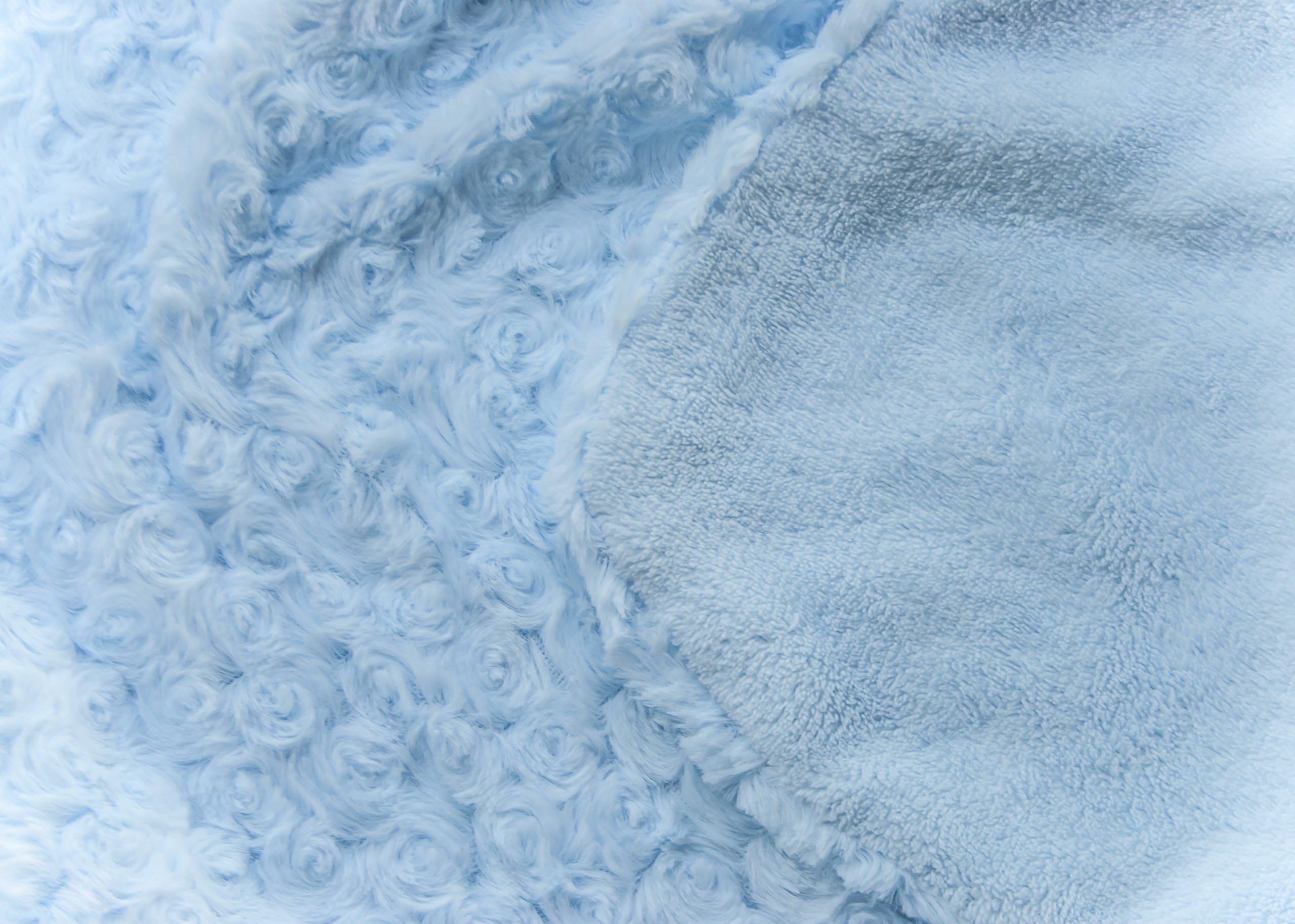 The Snuggle Blanket (Blue)