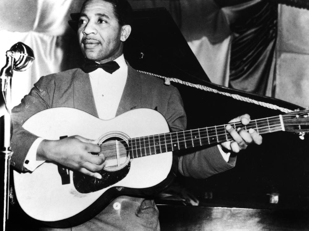 Lonnie Johnson on Amazon Music