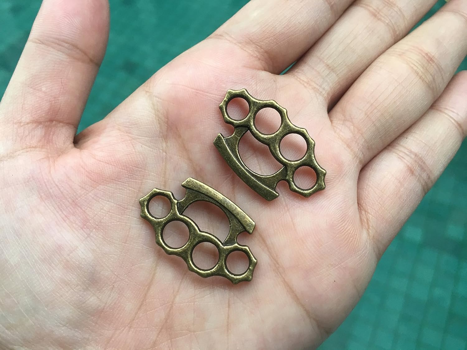 Amazon Com 10pcs Antique Brass Knuckle Duster Charms Pendants Connector Jewellery Making X122 Not Actual Weapon