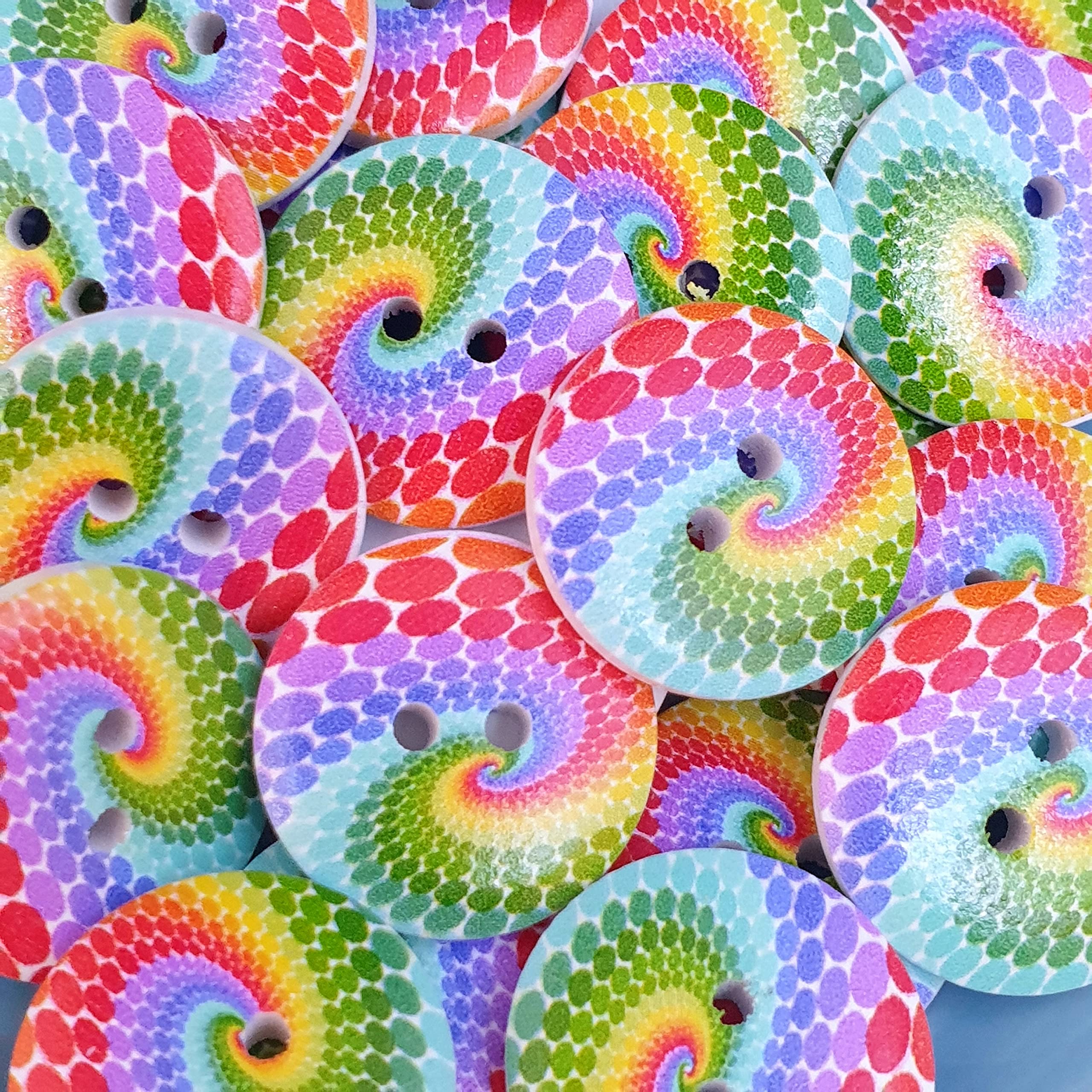 MajorCrafts® 24pcs 20mm Rainbow Swirl Pattern 2 Holes Round Wooden Large Sewing Buttons Needlework Embellishments
