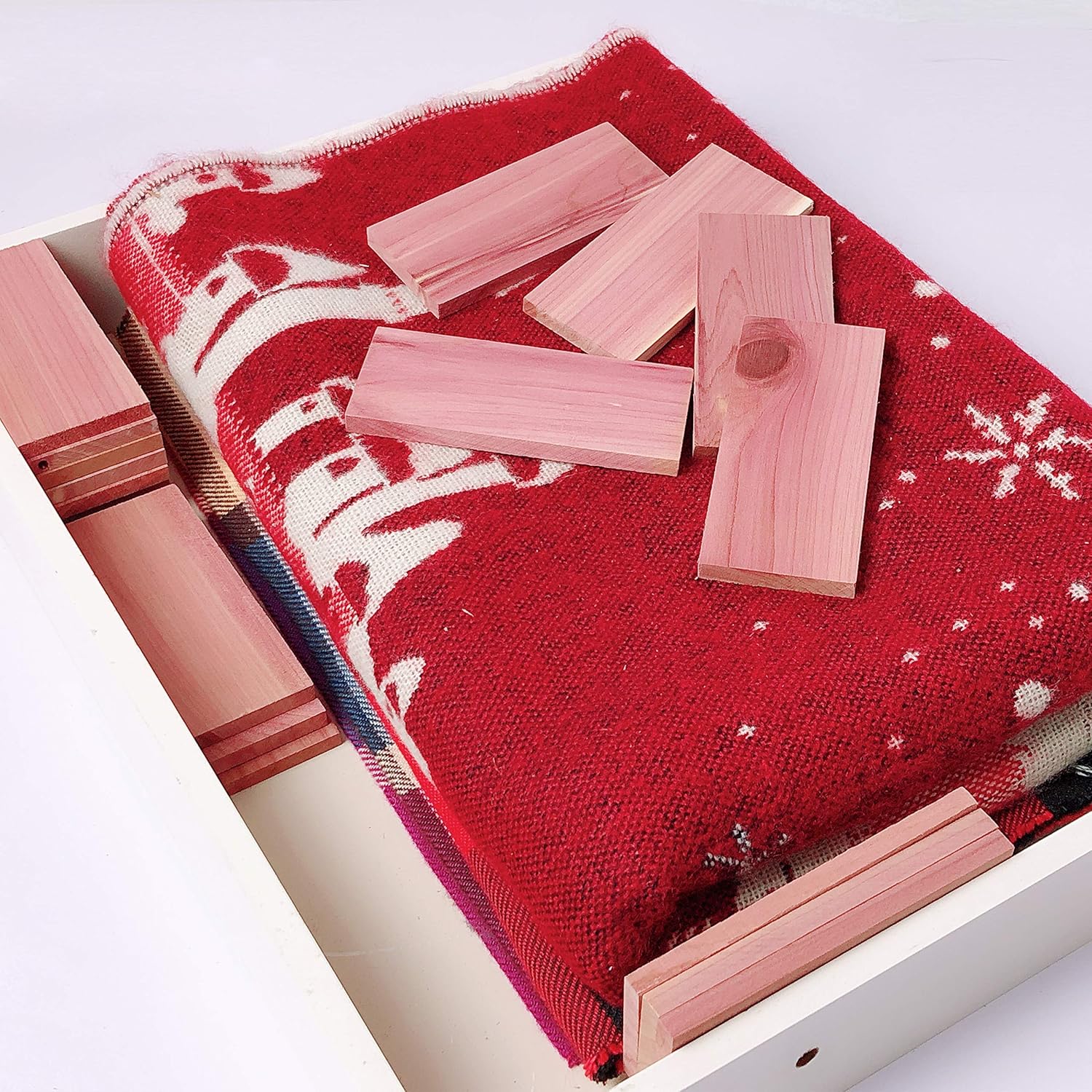 Cedar Blocks for Closet Storage, 100 Nature Aromatic Red Ceder Blocks