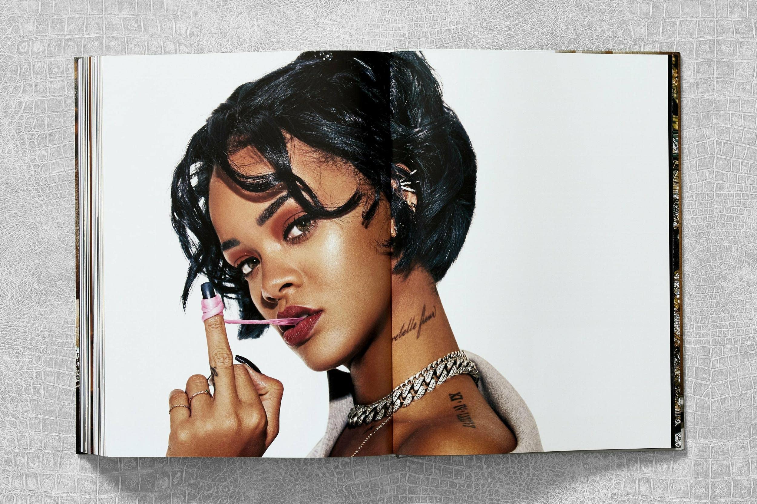 Ice Cold. A Hip-Hop Jewelry History (Multilingual Edition)