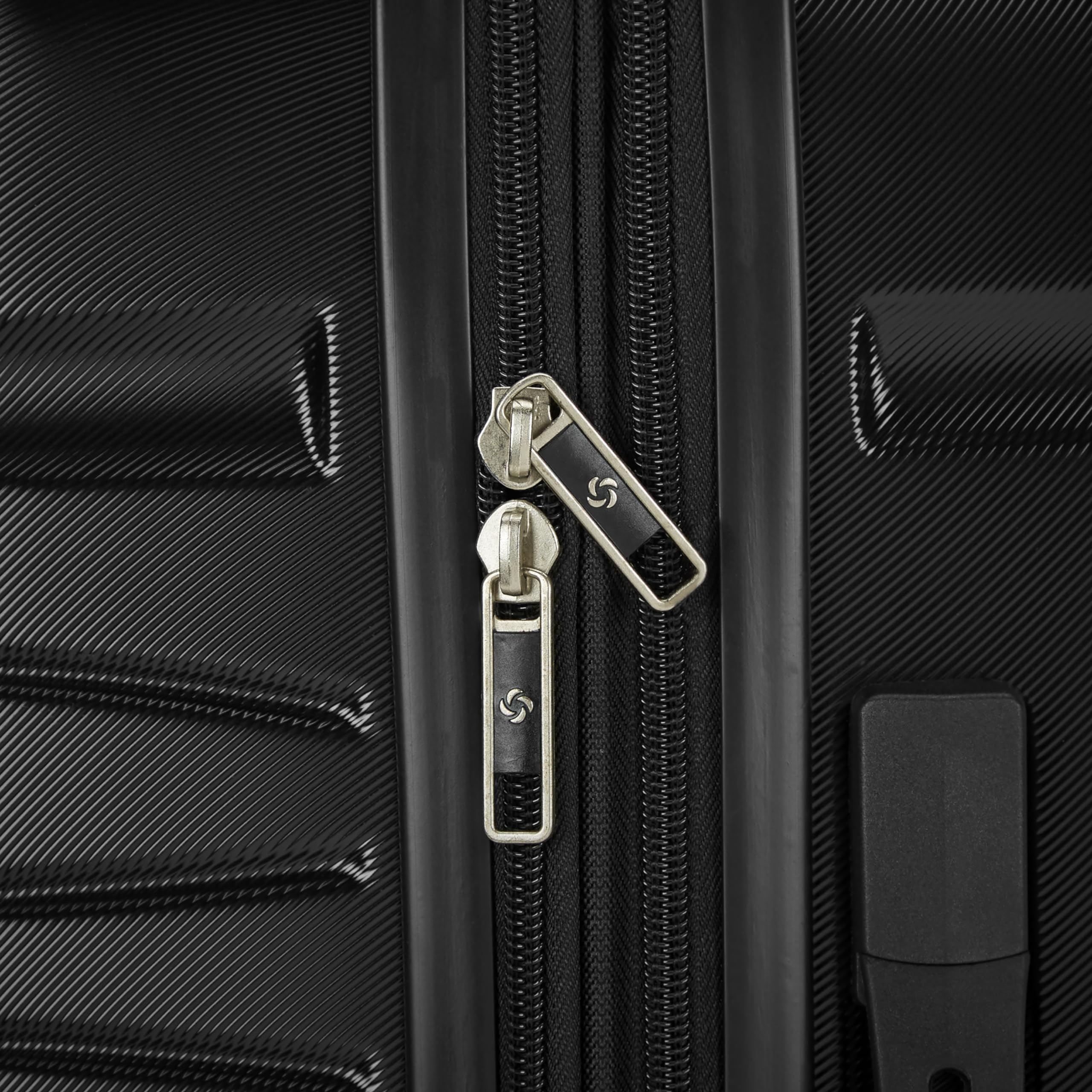 Samsonite Evolve SE Hardside Expandable Luggage with Spinners, Bass Black, 3PC Set (CO/M/L)