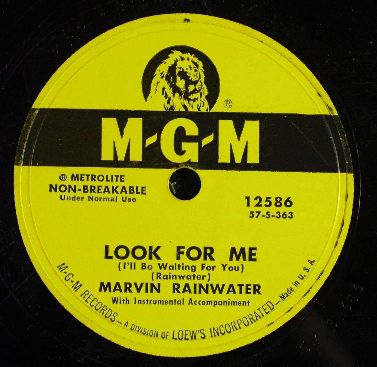 Lucky Lucky Me Amazon co uk CDs Vinyl
