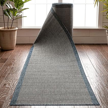 Flat-Weave Solid Color Border Pattern 