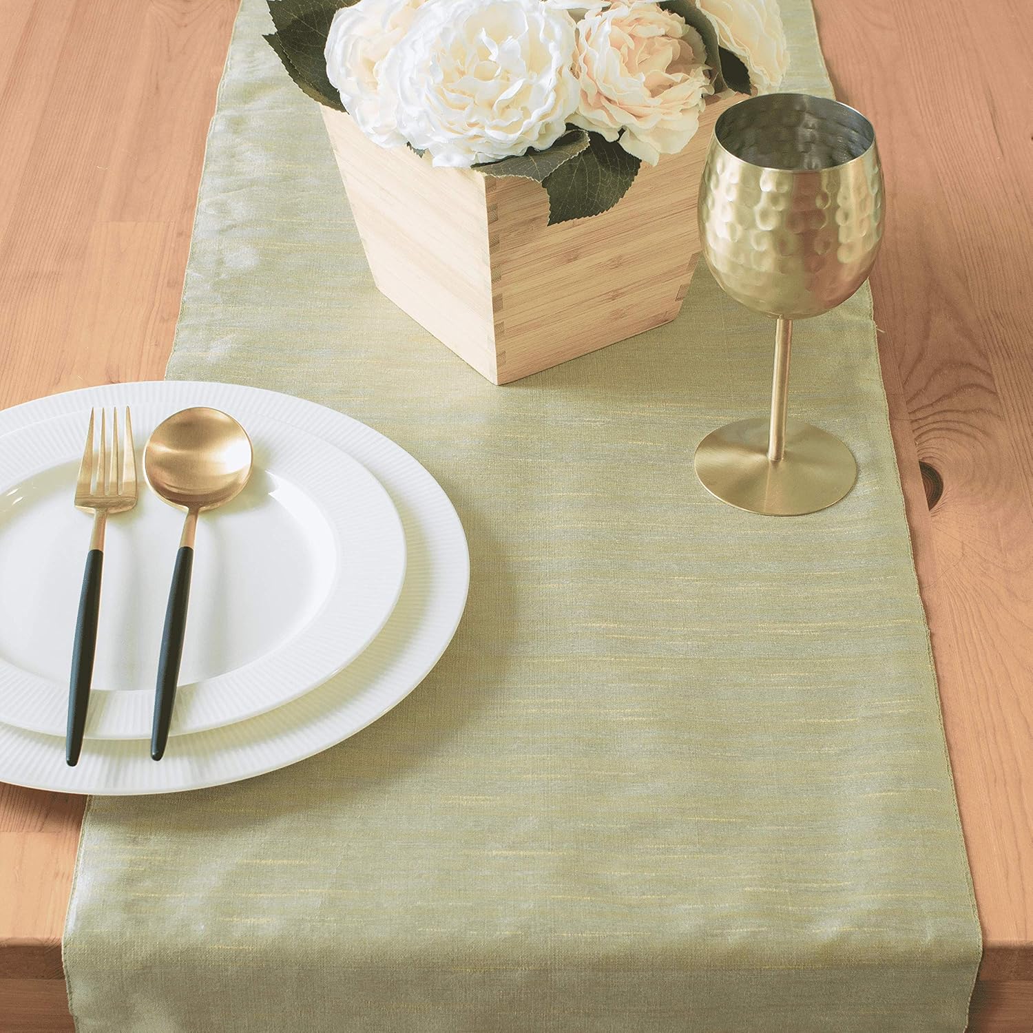 Best white and olive table runner