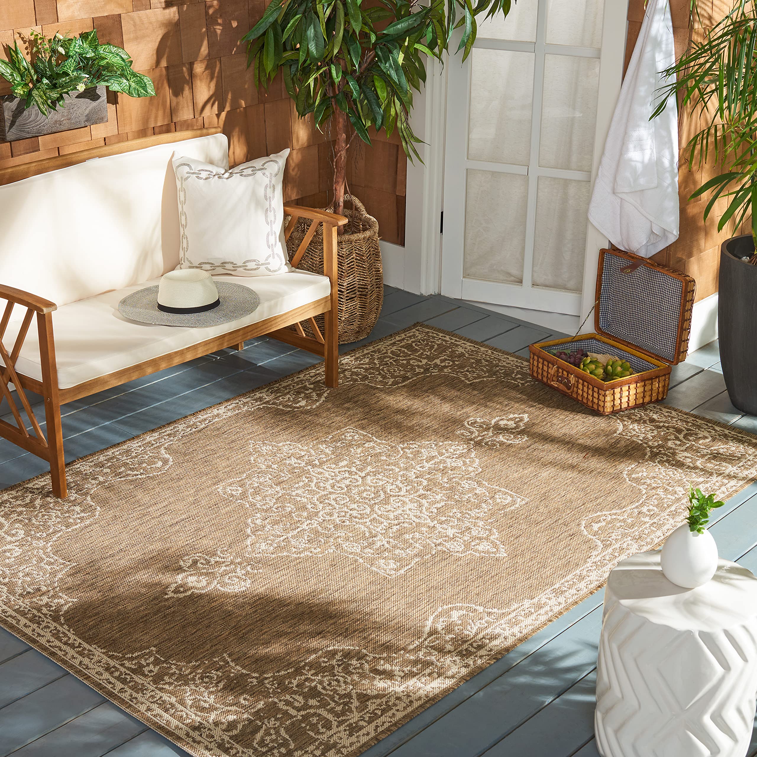 Safavieh Medallion Indoor/Outdoor Woven Rectangle Area Rug, Beachhouse Collection, BHS180, in Cream / Beige, 91 X 152 cm for Garden, Patio or Any Outdoor Space
