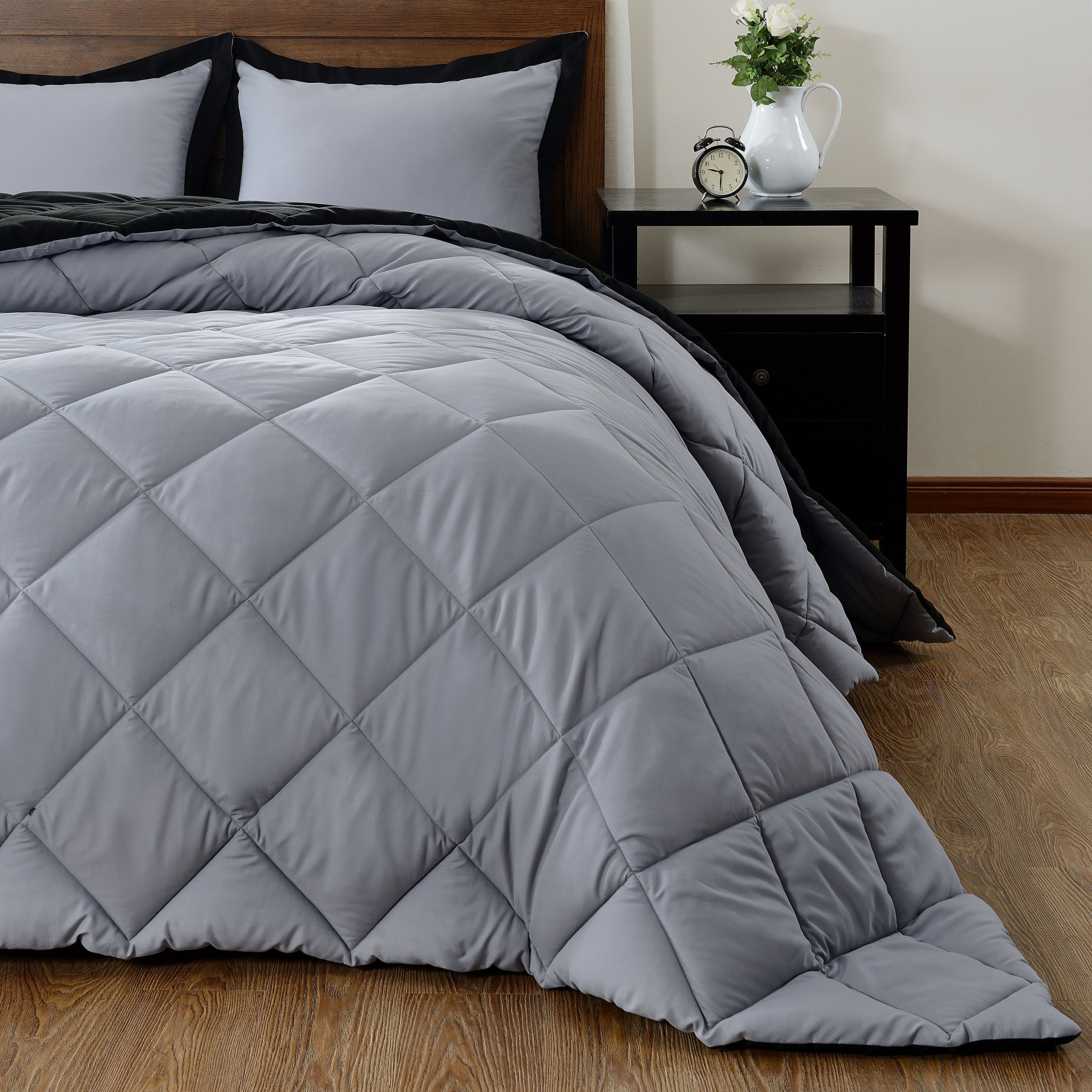 ( incomplete missing pillowcase) downluxe Lightweight Solid Comforter Set (King ) with 2 Pillow Shams - 3-Piece Set - Black and Grey - Hypoallergenic Down Alternative Reversible Comforter