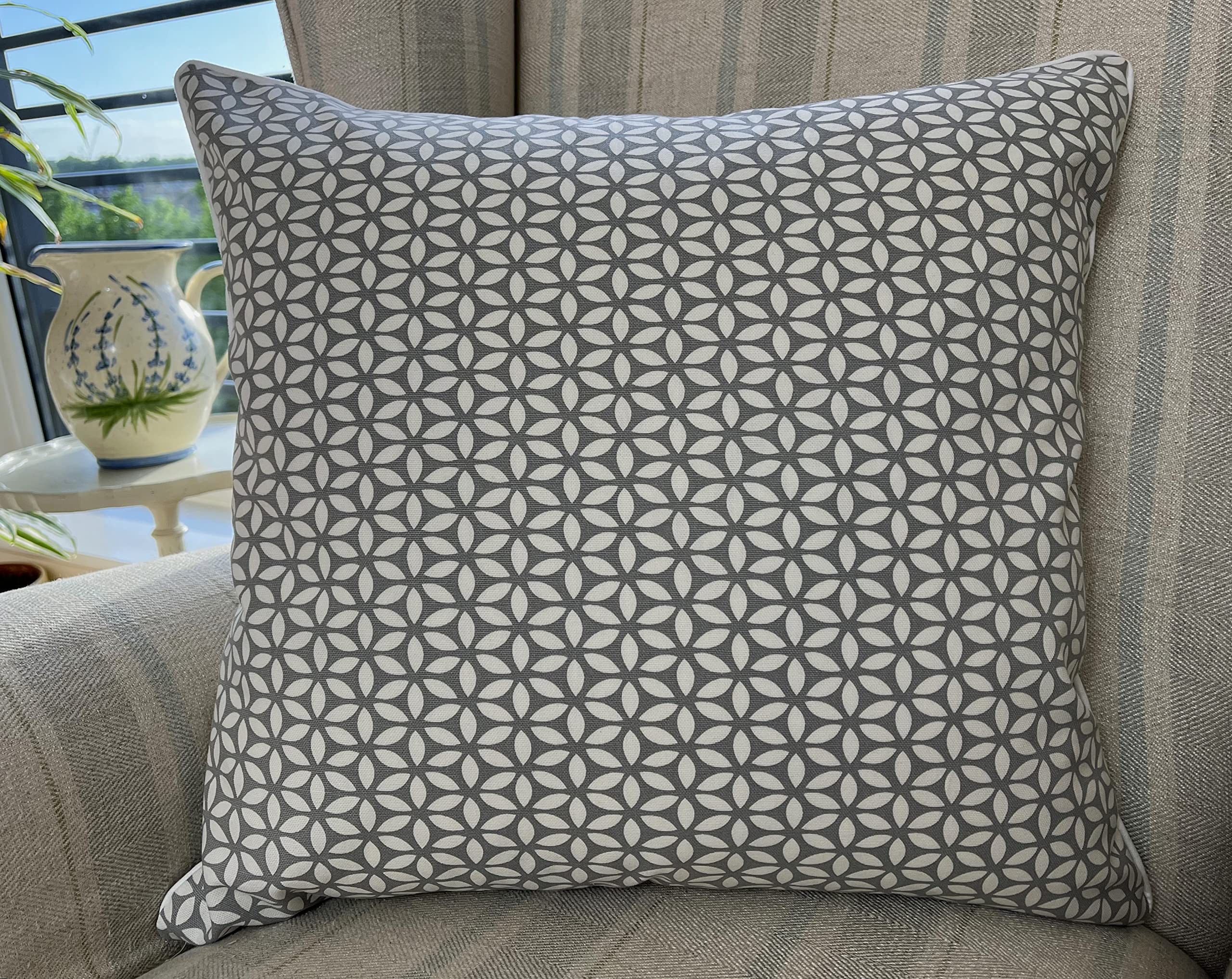 Senkon Home Luxury Large Cushion Cover. Grey Geometric Flower Design 20”x20” Double Sided Square Throw Pillowcase. Decorative Piped Edges with Invisible Zipper. Linen Cotton for Bedroom, Sofa, Couch
