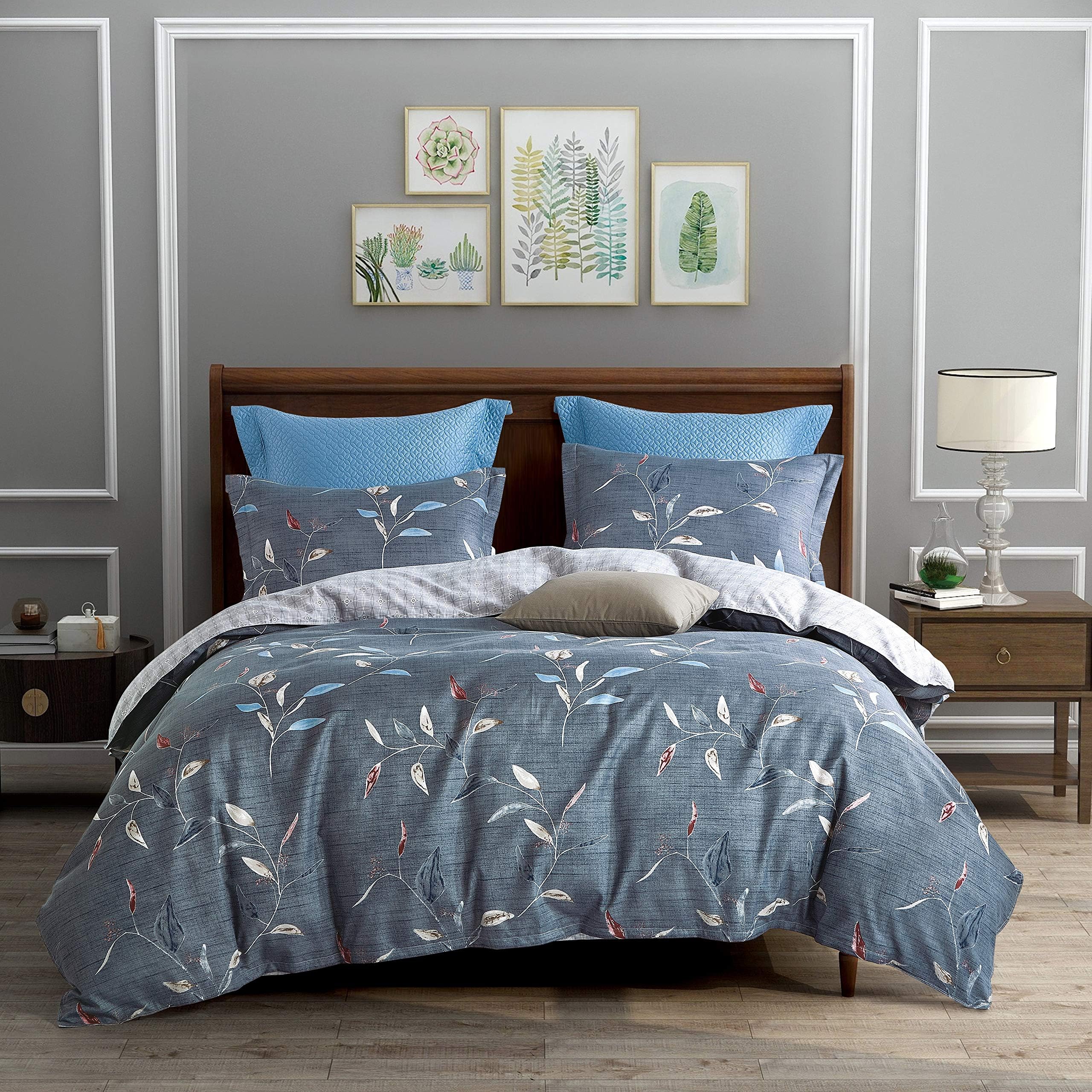 VIVILINEN Duvet Cover Set 3 Pieces Reversible Leaves Pattern Bedding Set Soft Microfiber Duvet Covers with Zipper Closure (No Comforter) (Quite Flowers,King)